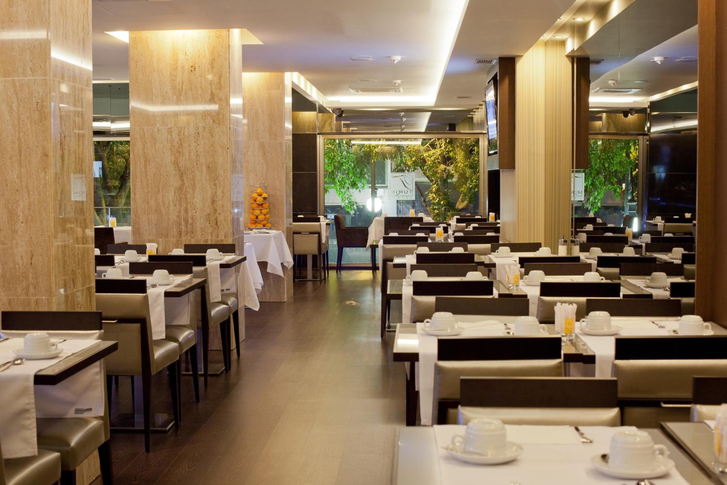 Av. Turim. Hotel Liberdade — 17