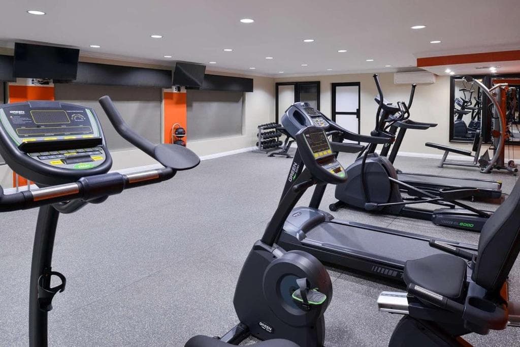Best Western Plus LA Mid-Town Hotel — 9