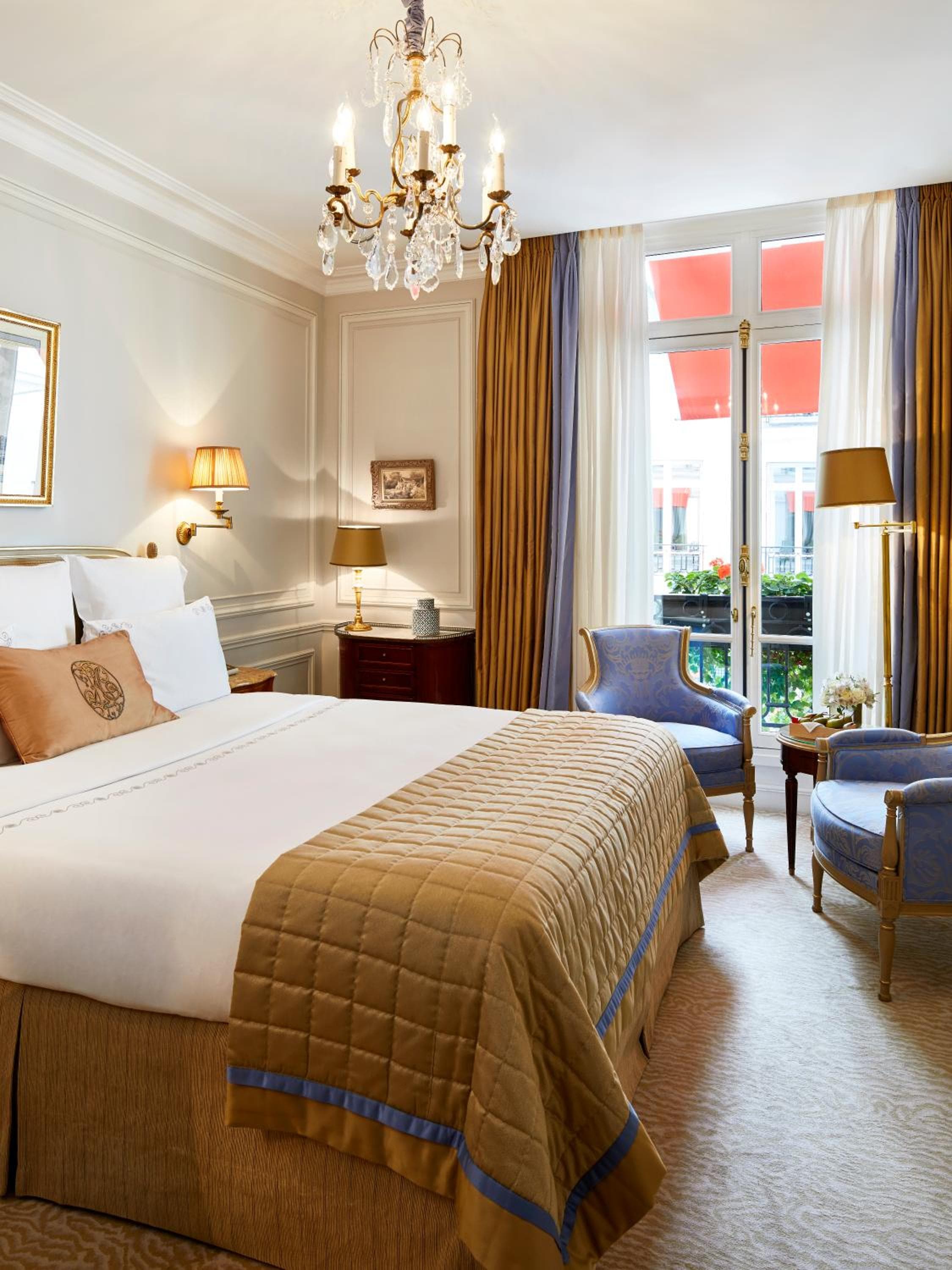 Hôtel Plaza Athénée - Dorchester Collection — 14
