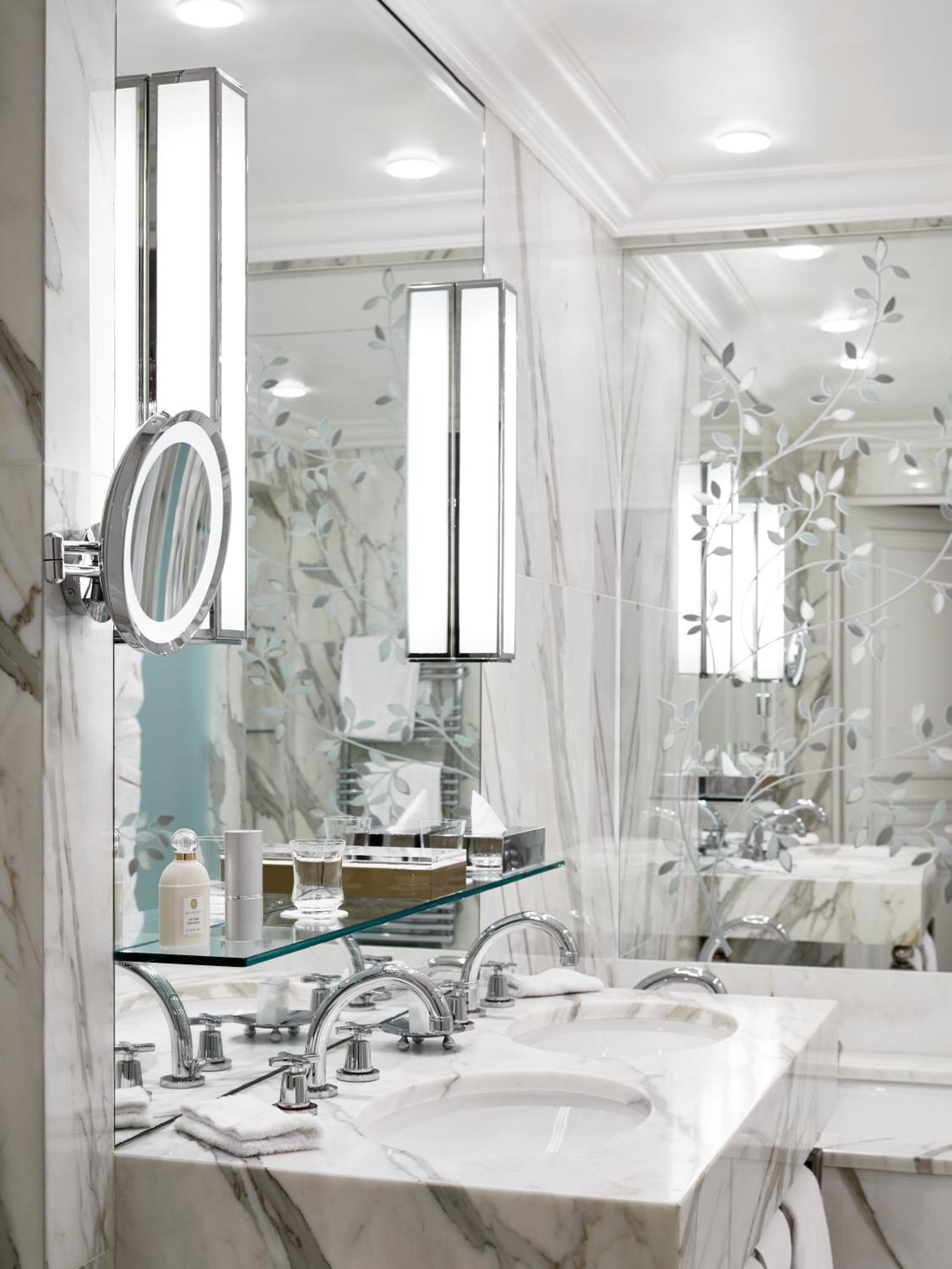 Hotel Plaza Athénée - Dorchester Collection — 25