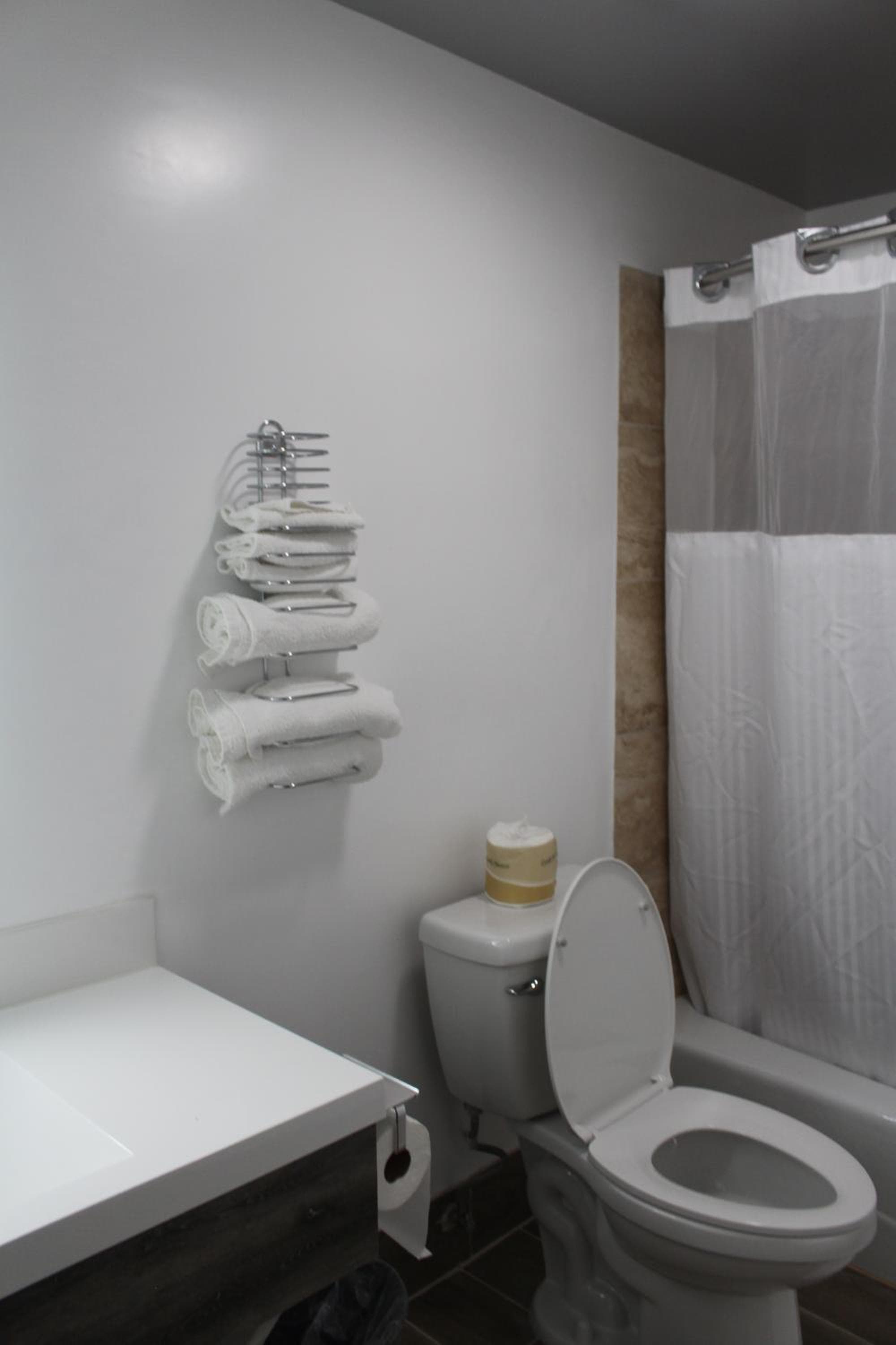 ERTH INN by AGA Los Angeles --> ERTH INN von AGA Los Angeles — 10