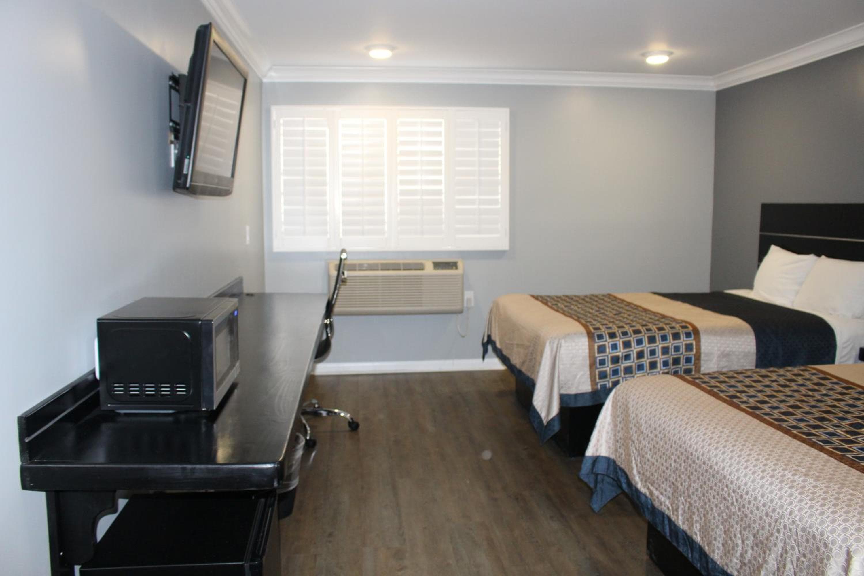 ERTH INN by AGA Los Angeles --> ERTH INN von AGA Los Angeles — 2