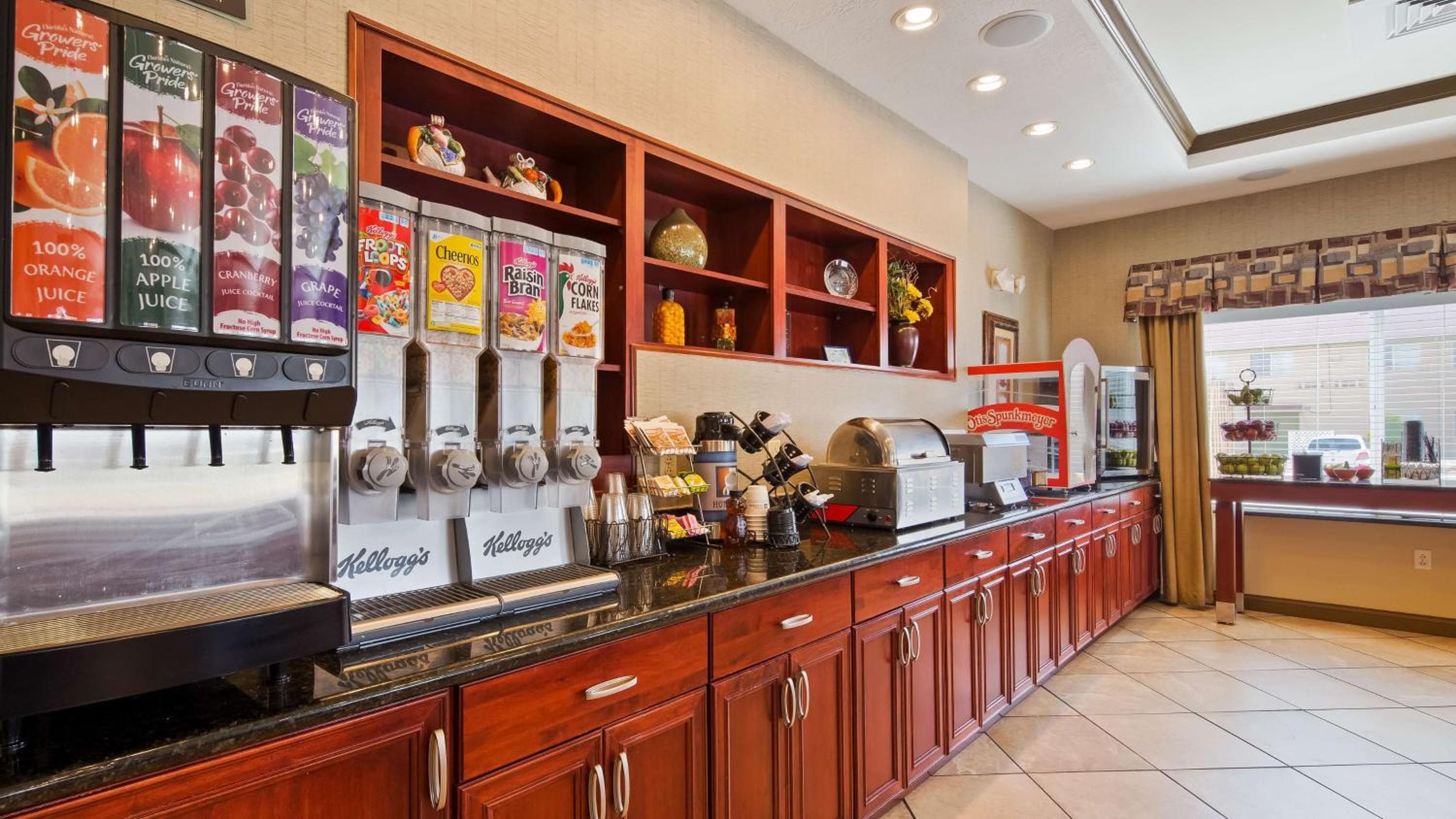Best Western Plus Montezuma Inn and Suites — 9