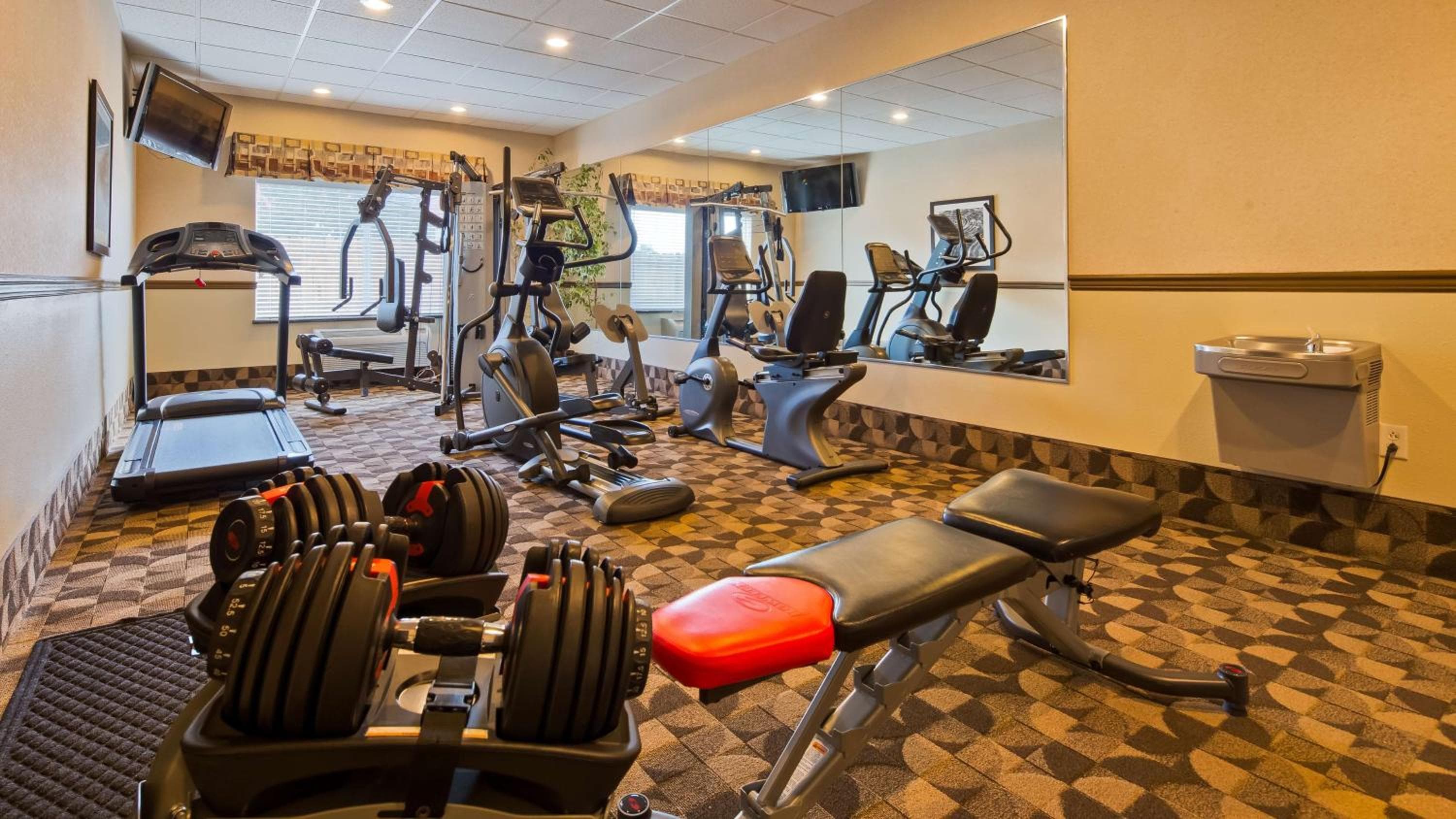 Best Western Plus Montezuma Inn and Suites — 7