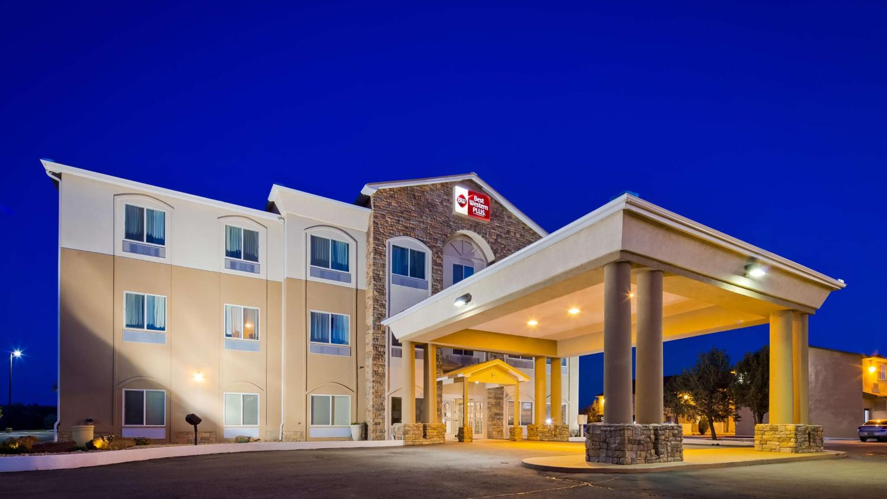 Best Western Plus Montezuma Inn and Suites — 1