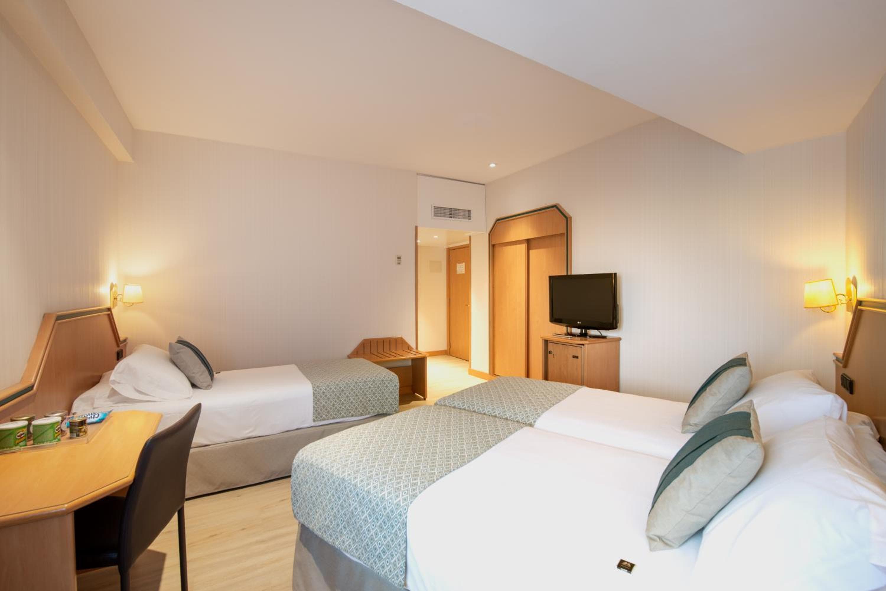 Hotel Praga — 9