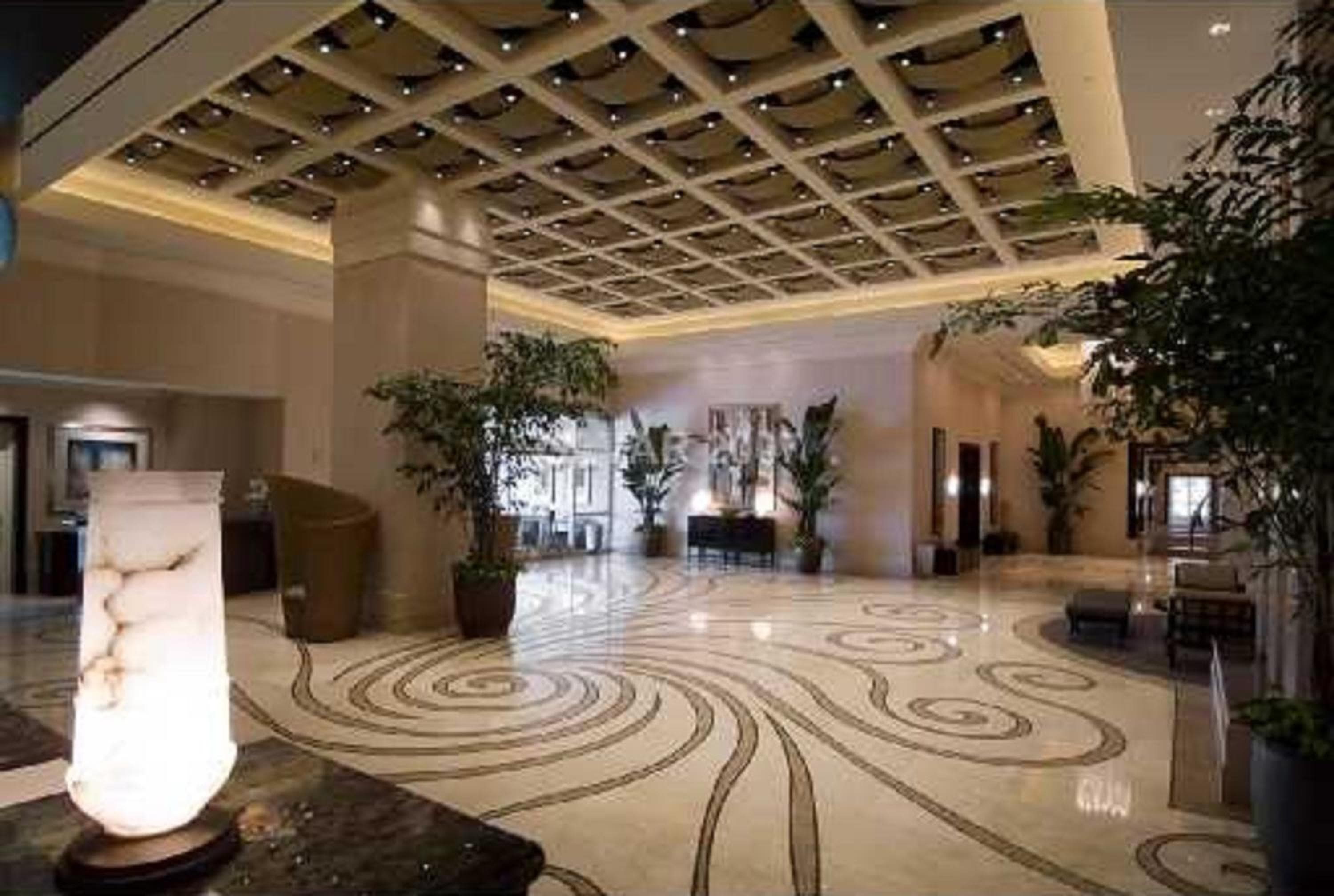 StripViewSuites at Signature — 6