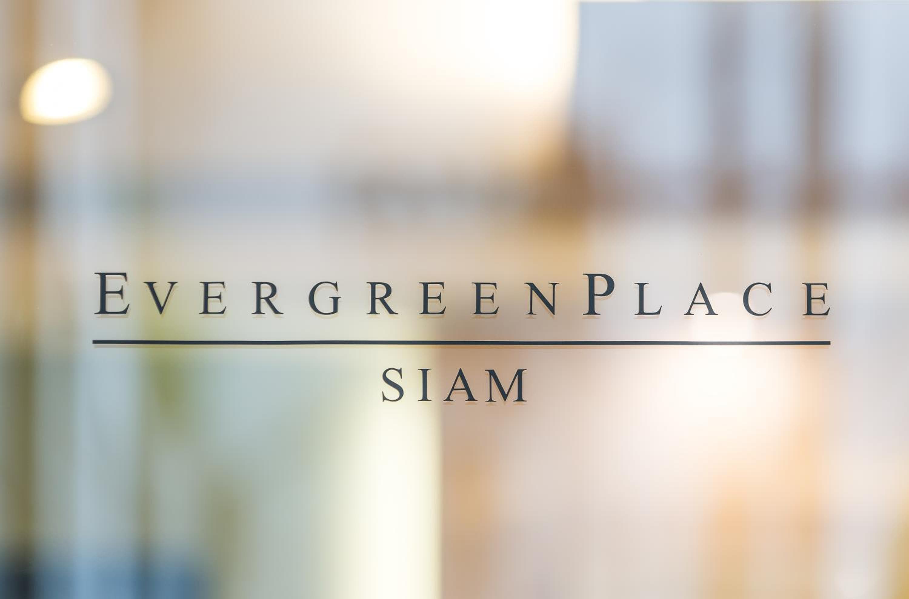 Evergreen Place Siam von UHG — 17