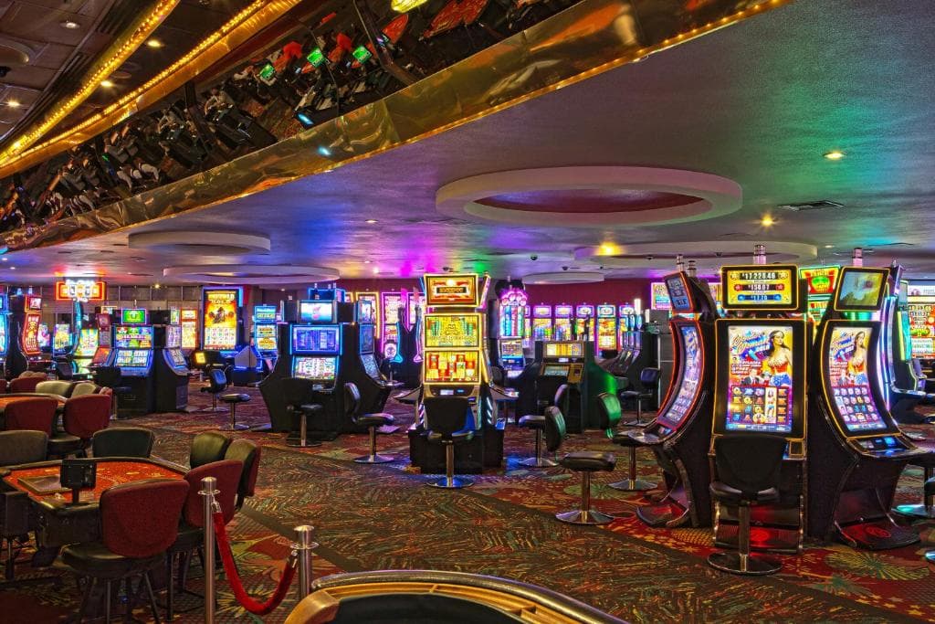 Plaza Hotel & Casino — 4