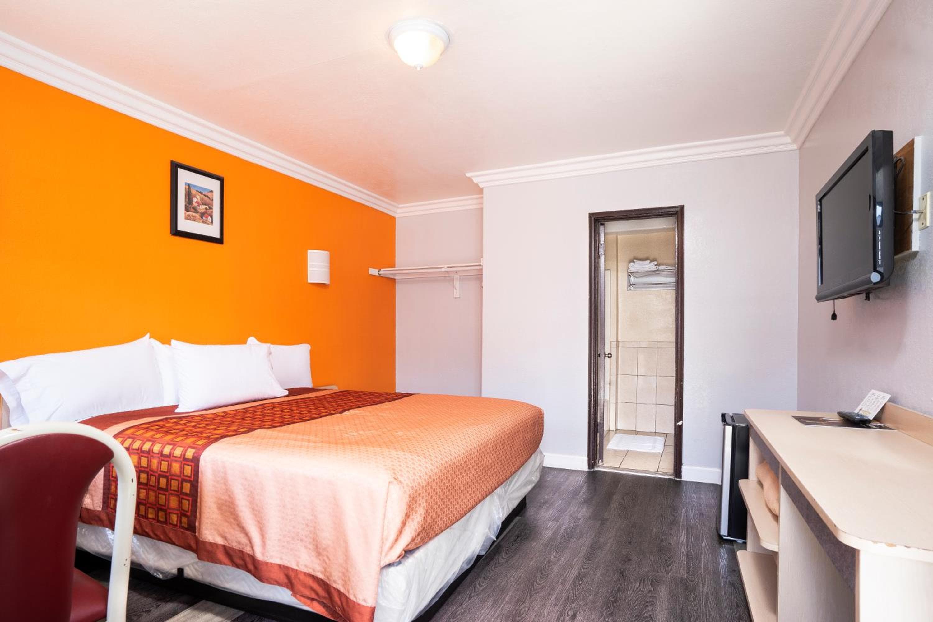 Valore Inn Hollywood — 9