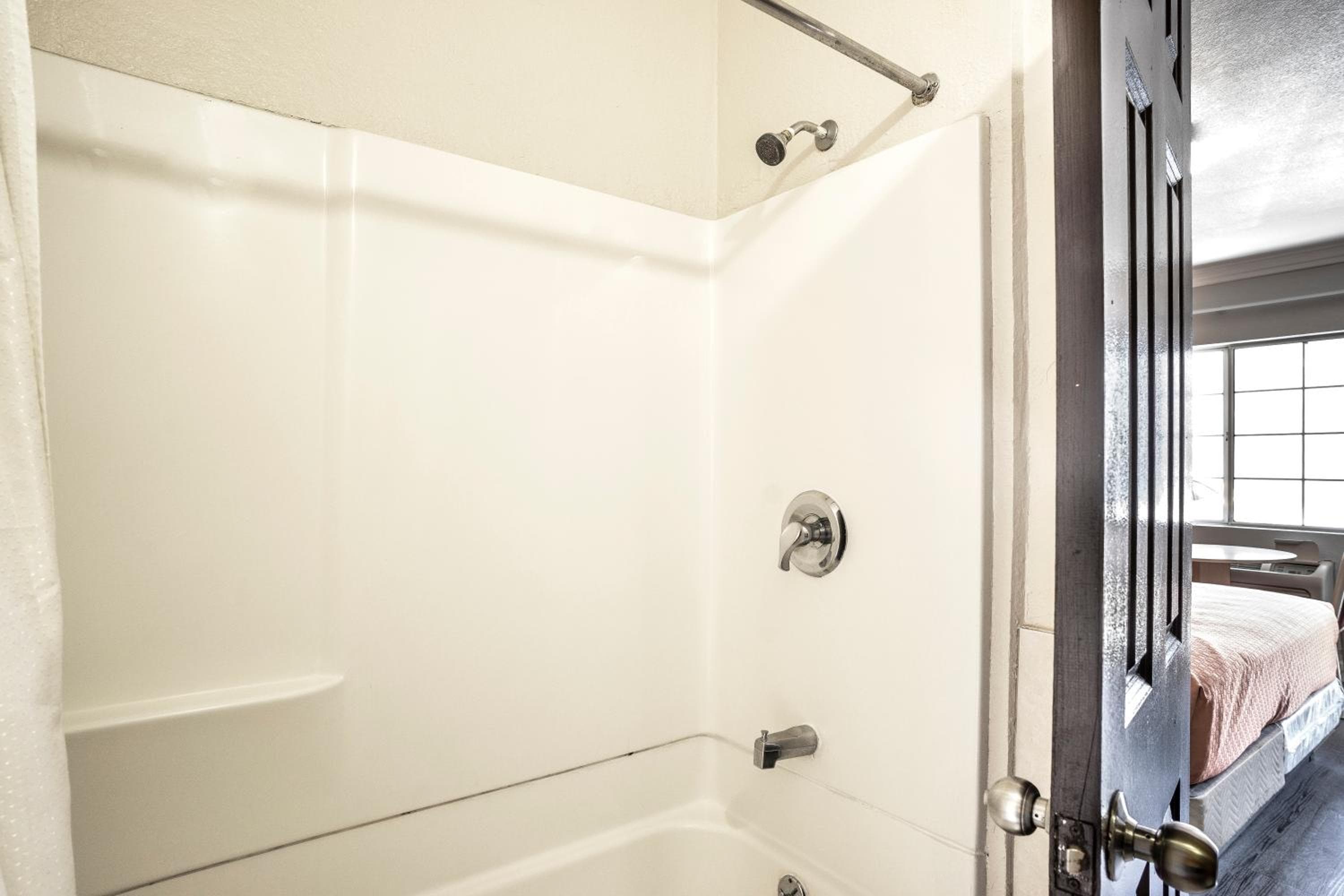 Valore Inn Hollywood — 27