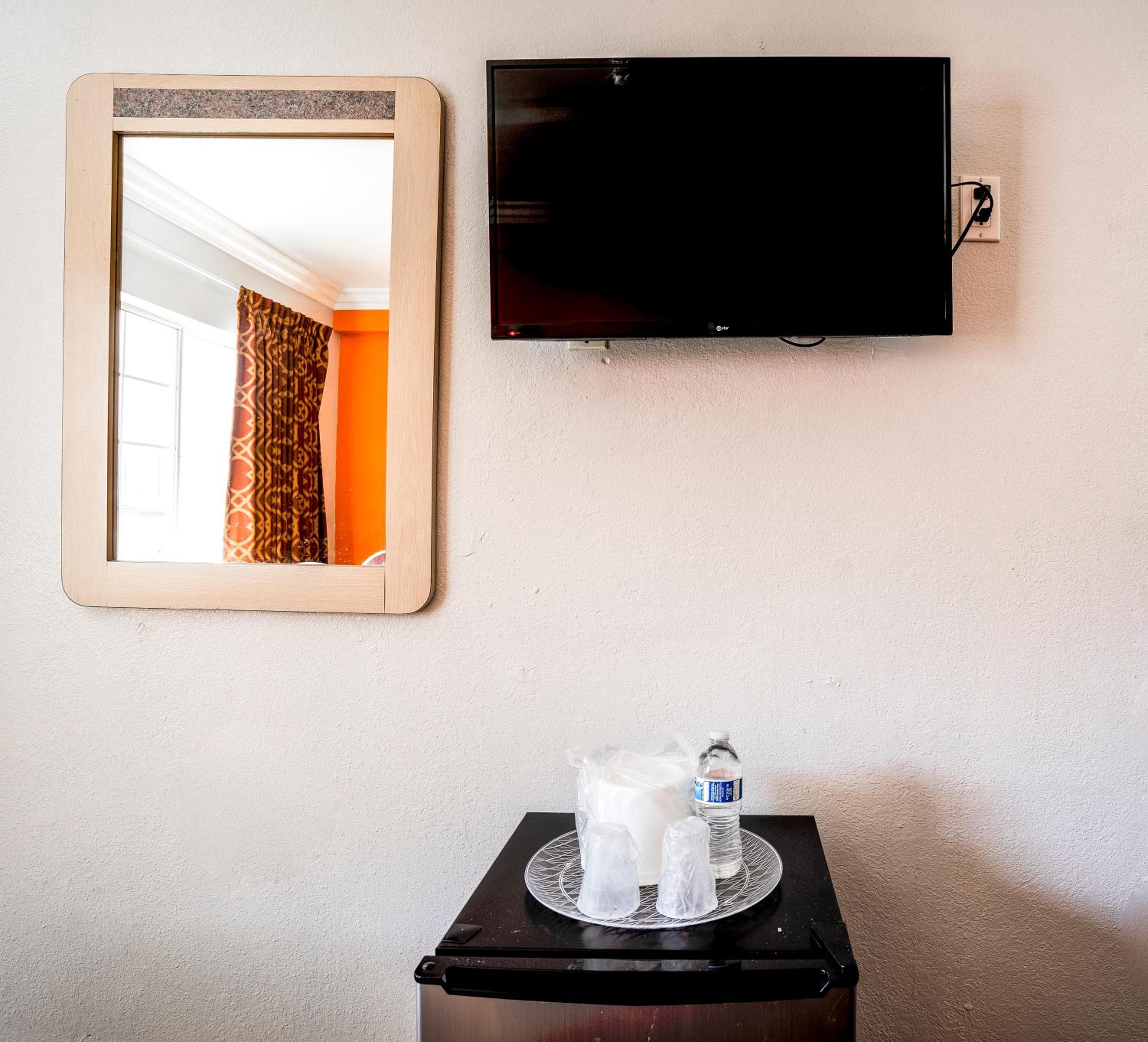 Valore Inn Hollywood — 14