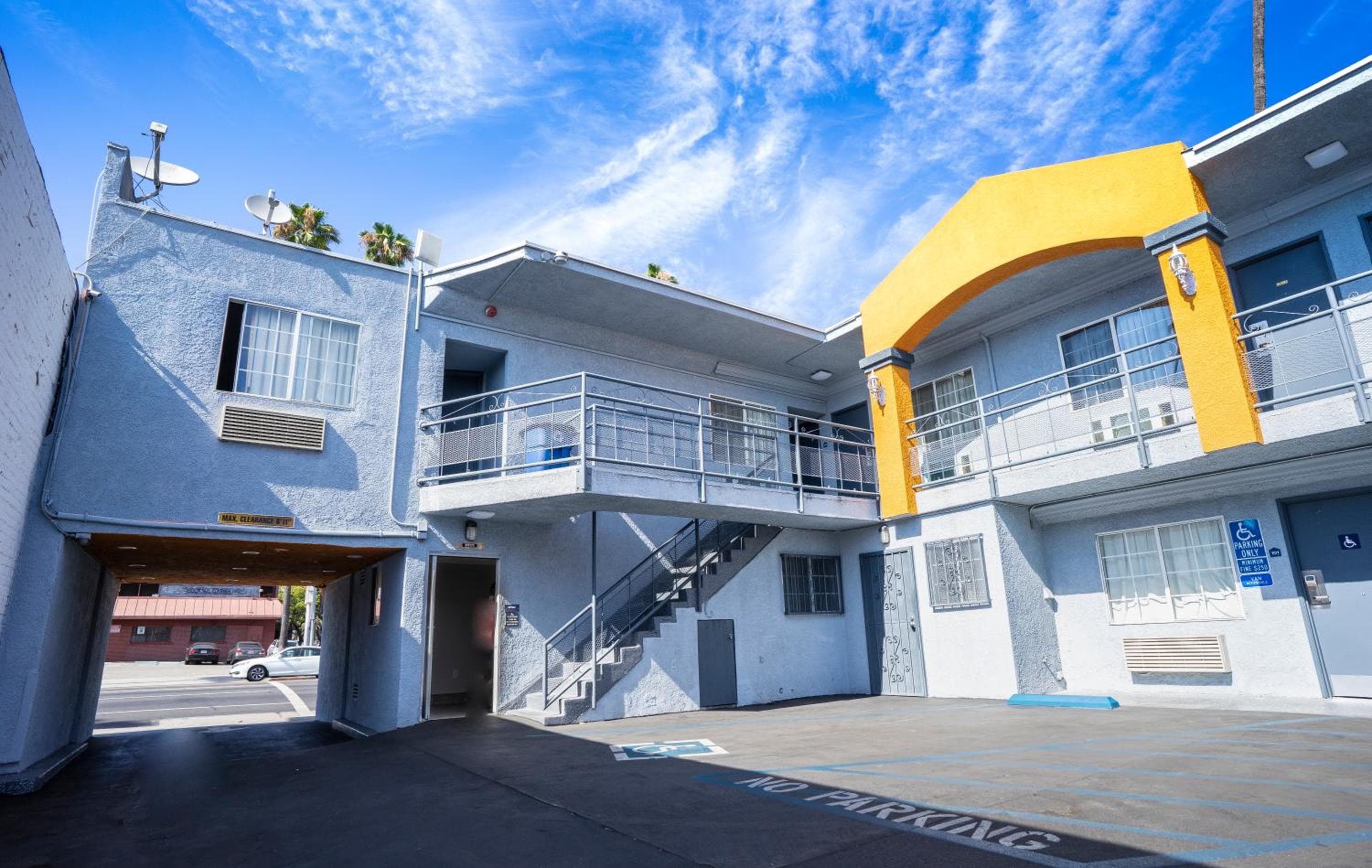 Valore Inn Hollywood — 7