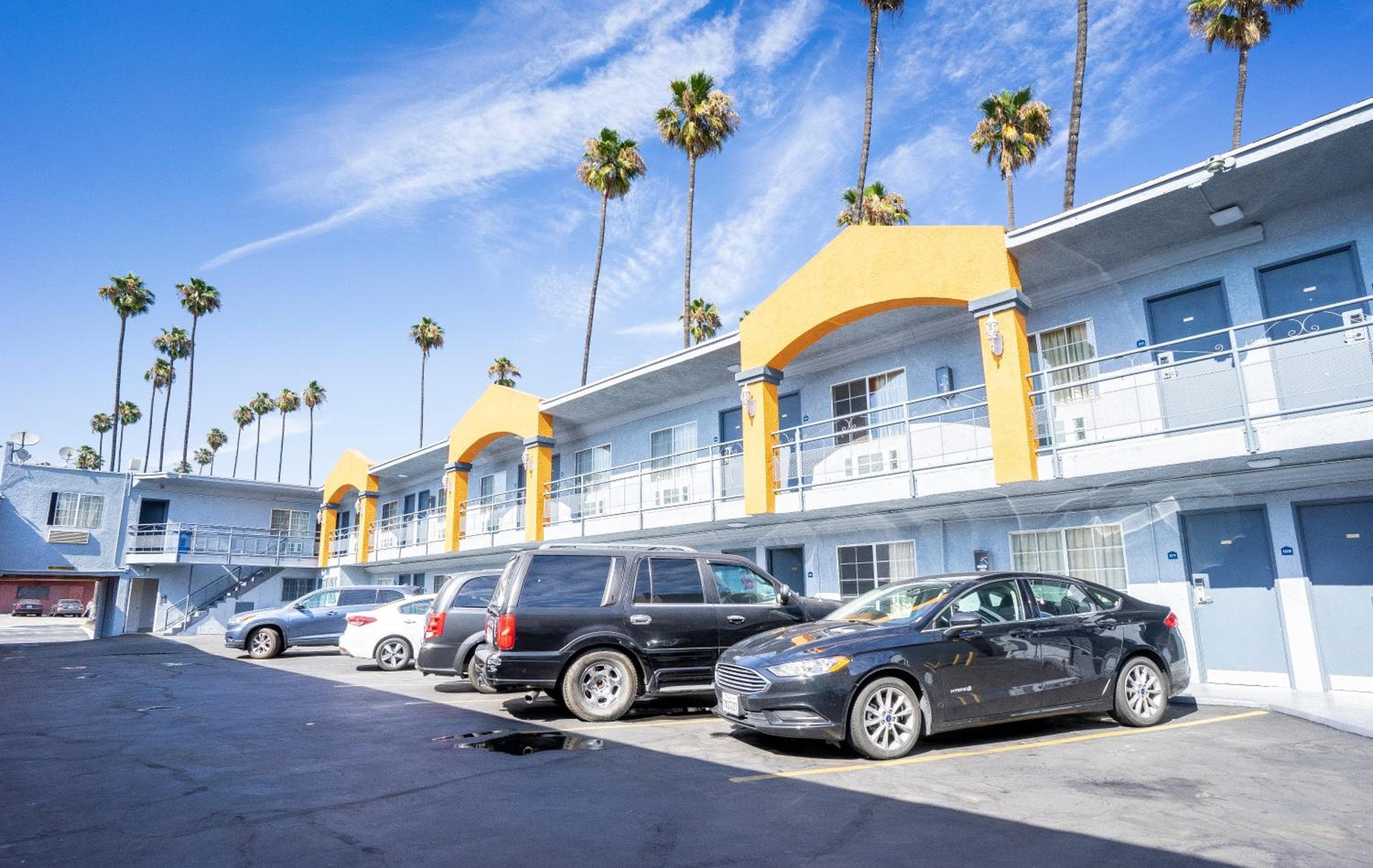 Valore Inn Hollywood — 8