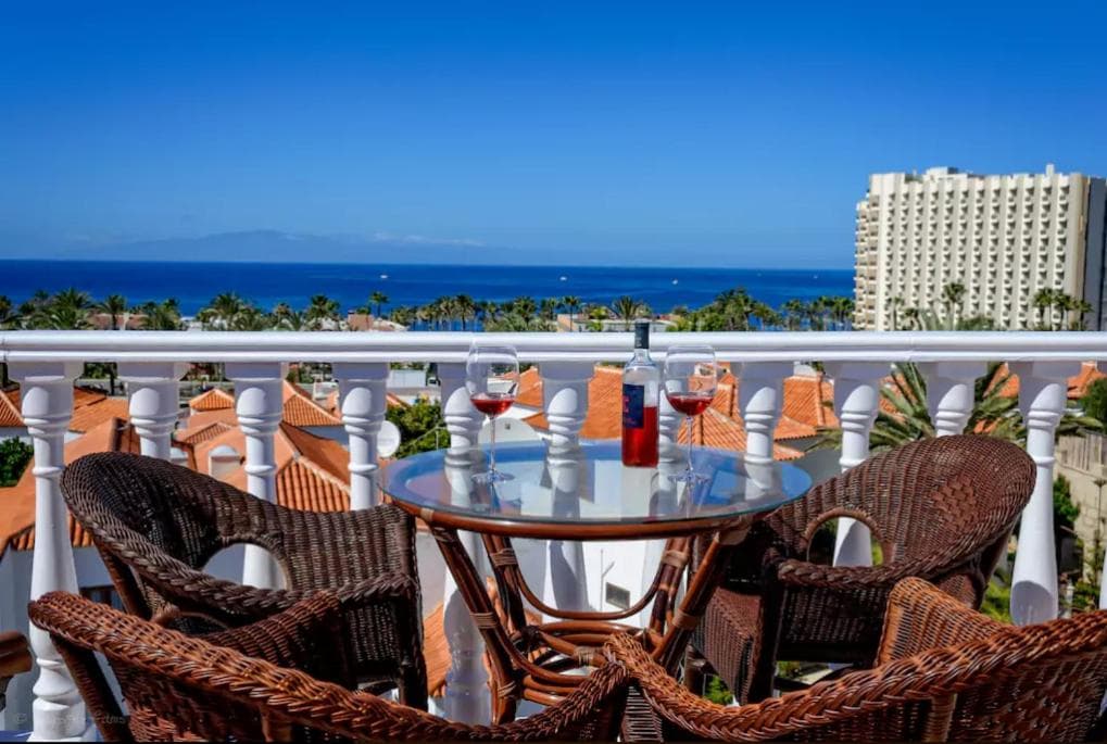 Apartment in Playa de las Americas 1 — 5