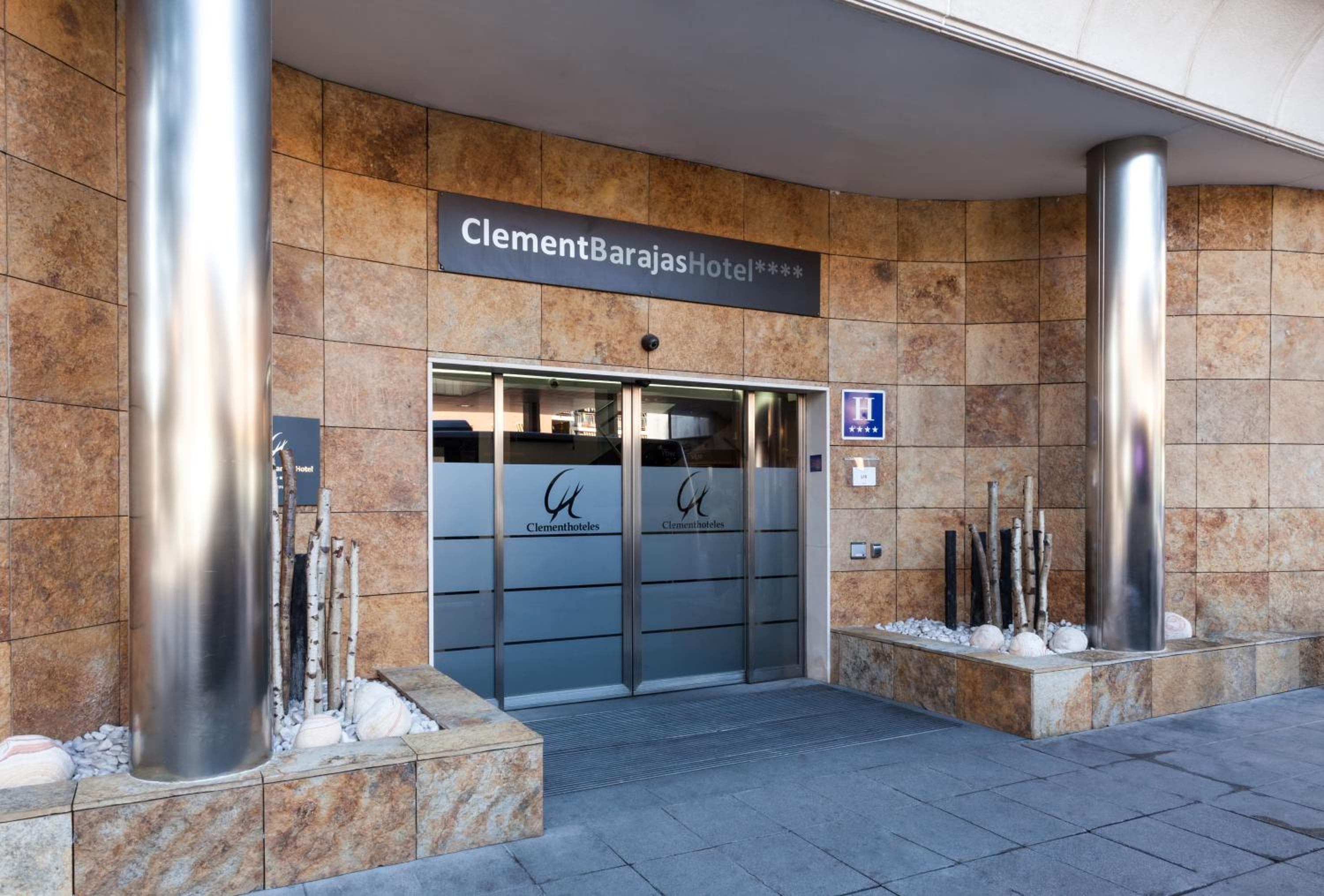 Hotel Clement Barajas — 11