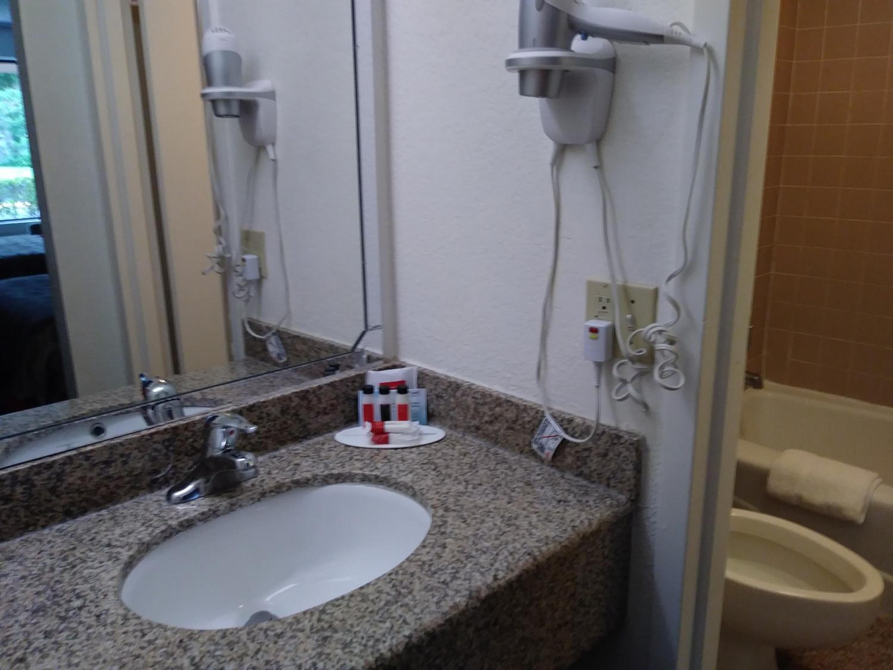 Ramada by Wyndham Temple Terrace/Tampa Norte — 25