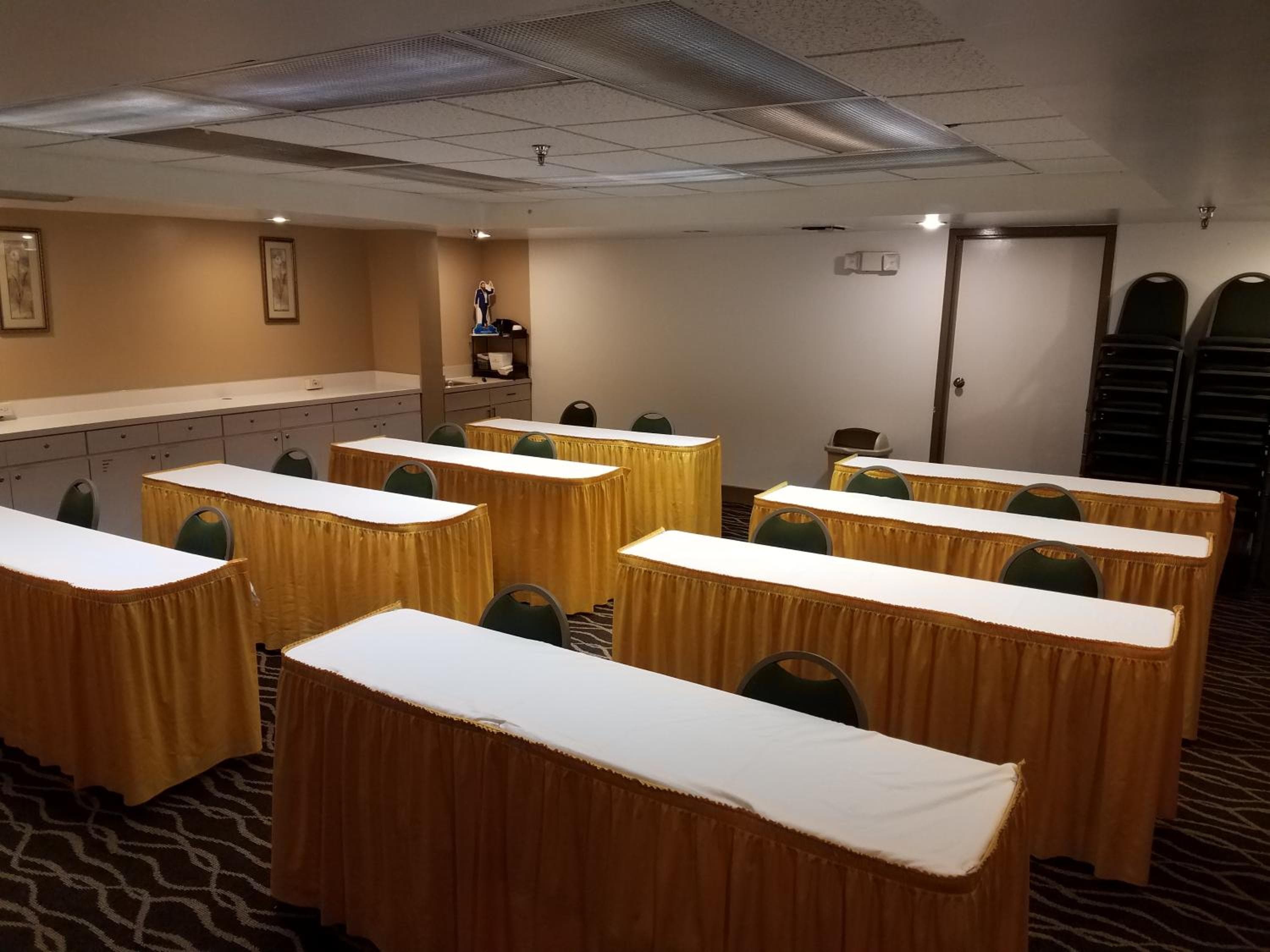 Ramada by Wyndham Temple Terrace/Tampa Norte — 28