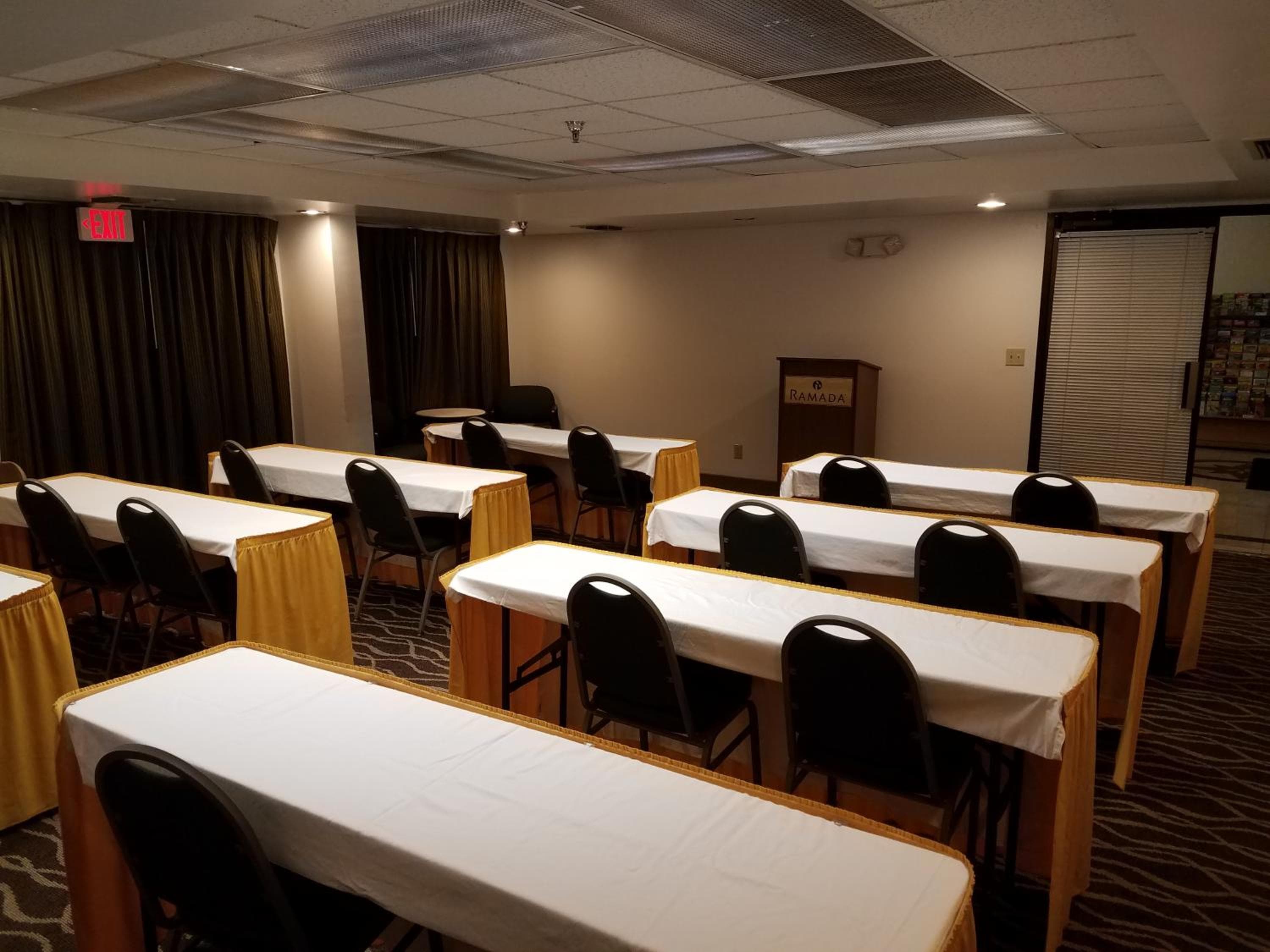 Ramada by Wyndham Temple Terrace/Tampa Norte — 29
