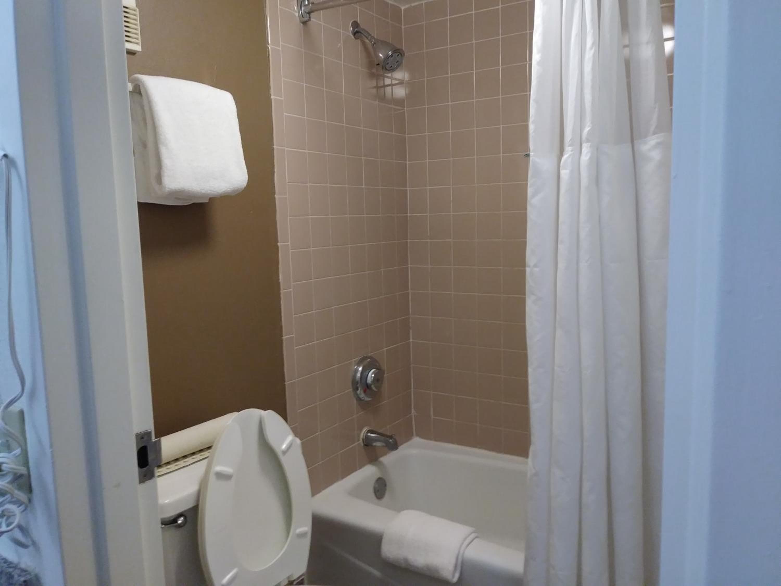 Ramada by Wyndham Temple Terrace/Tampa Norte — 22