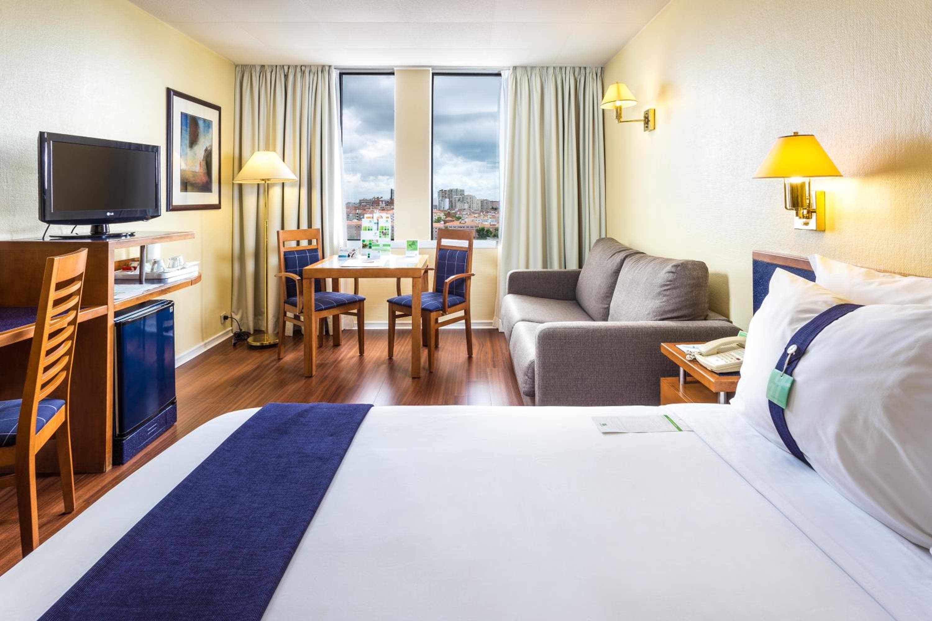 Holiday Inn Lisbon by IHG — 4