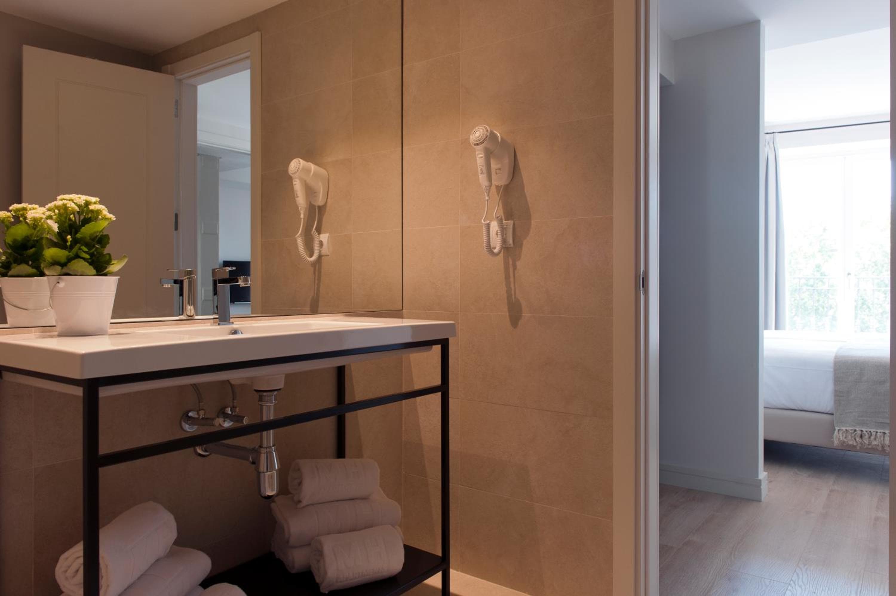 MH Apartments Central Madrid — 15