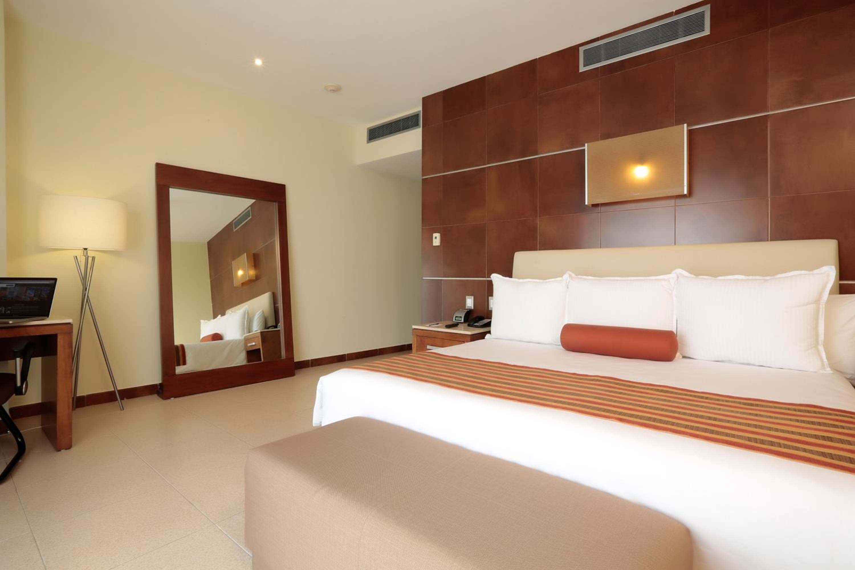 Krystal Urban Cancún & Club de Playa — 29