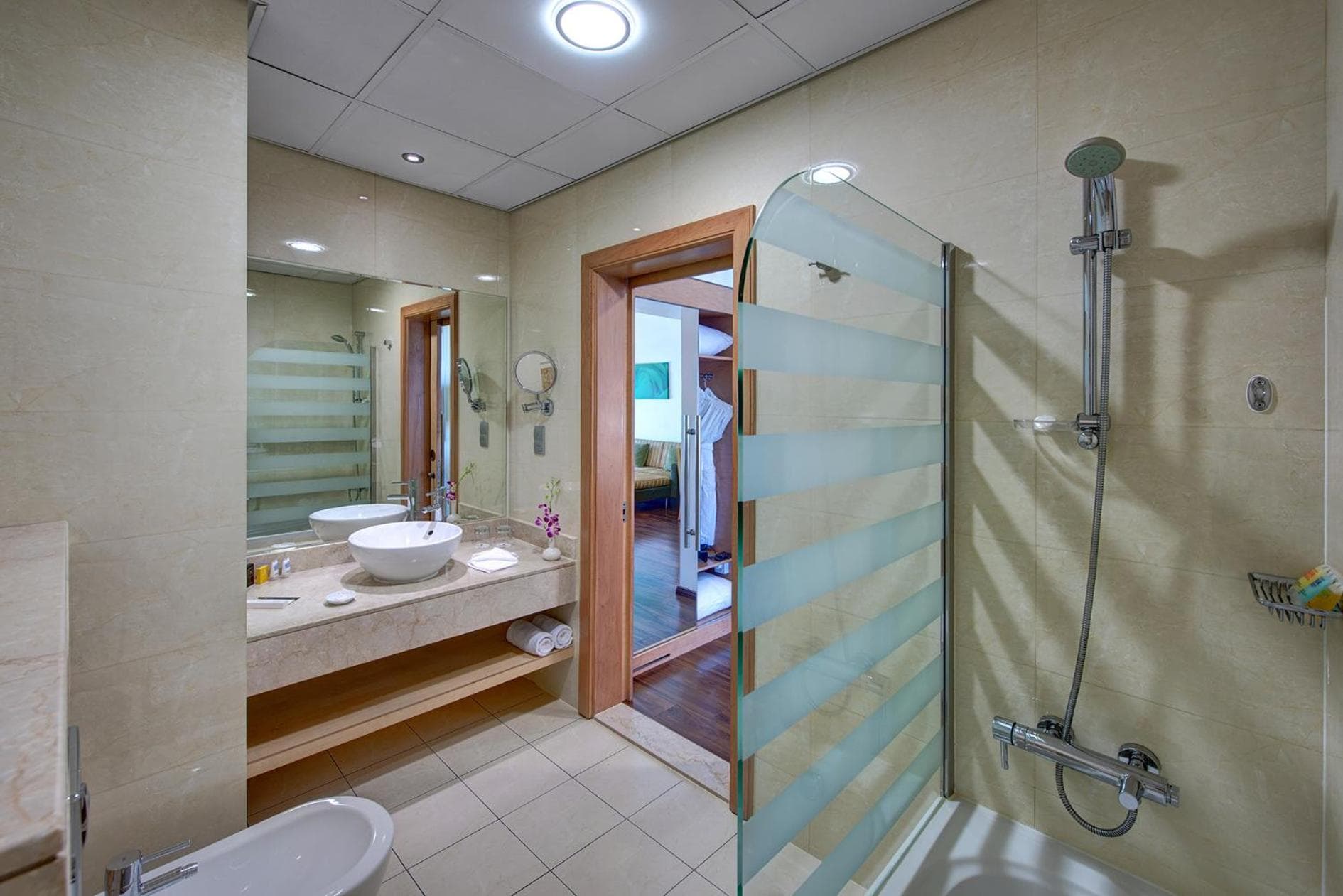 Al Khoory Executive Hotel, Al Wasl — 11