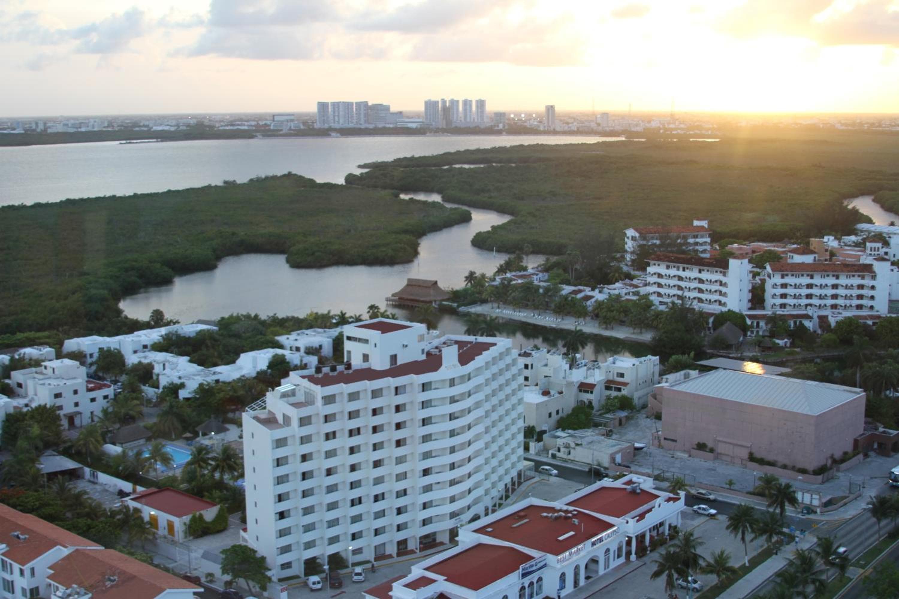 Hotel Calypso Cancun — 16