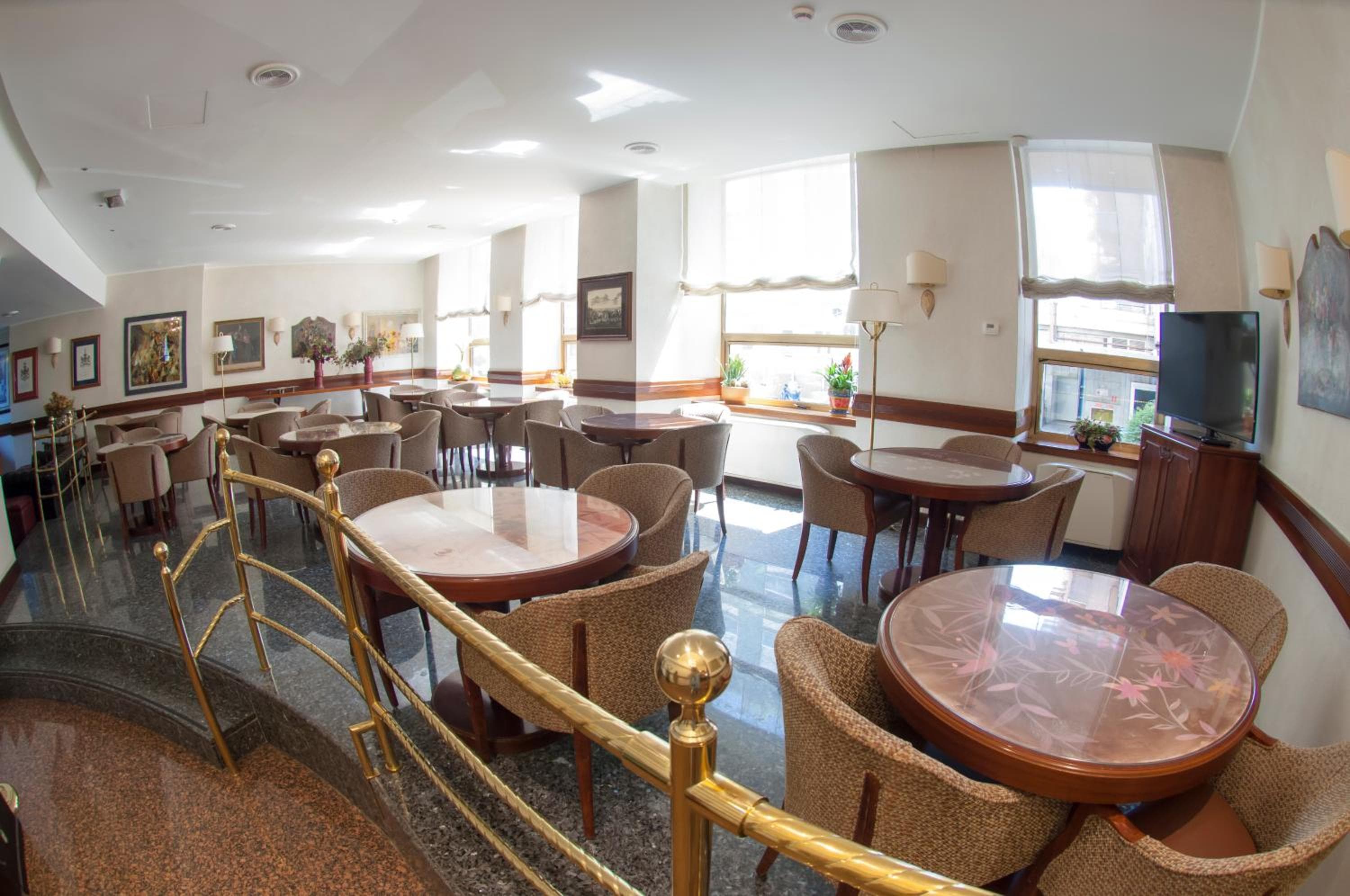 Hotel Bristol — 16
