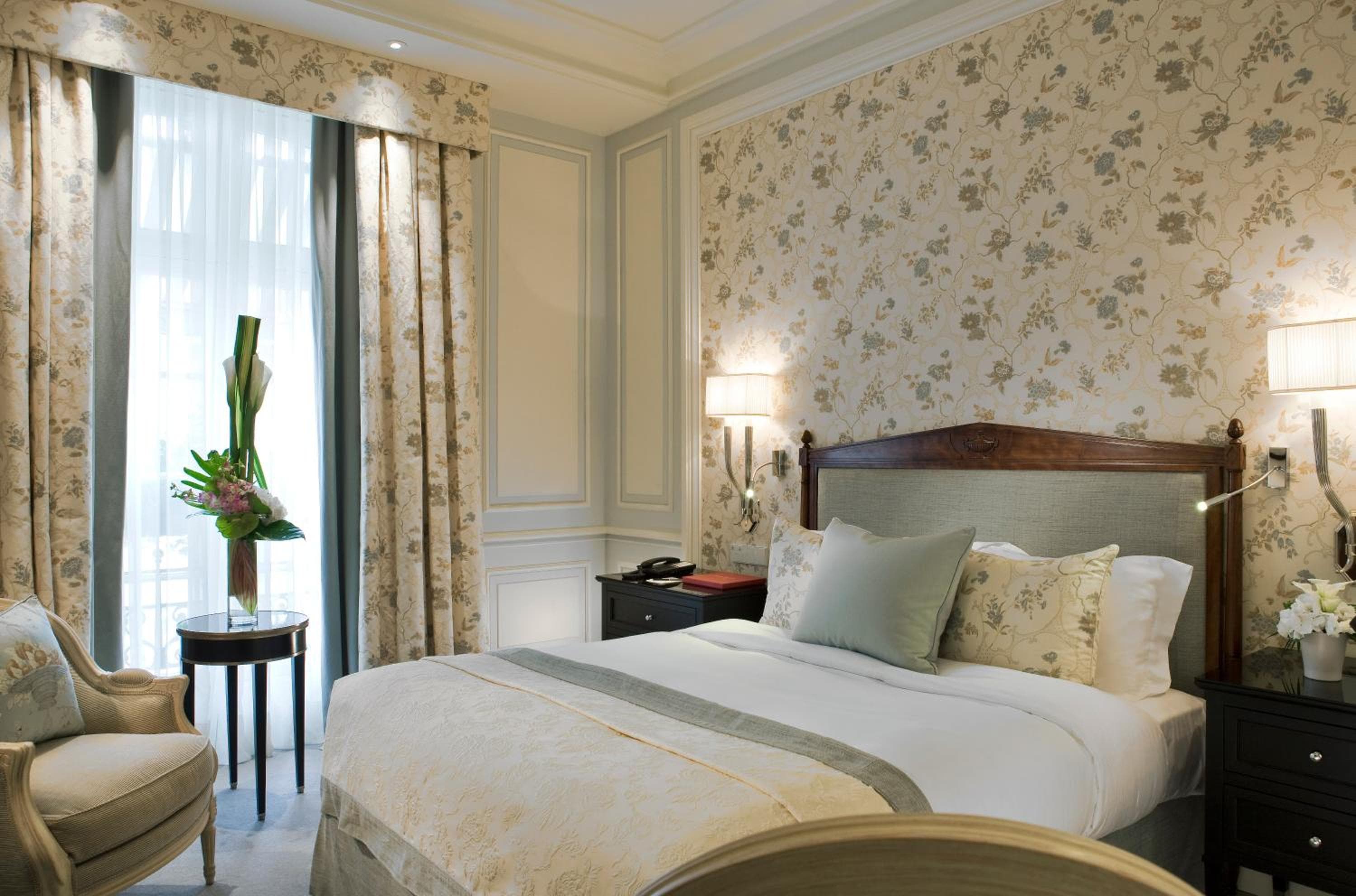 Hotel San Régis — 28