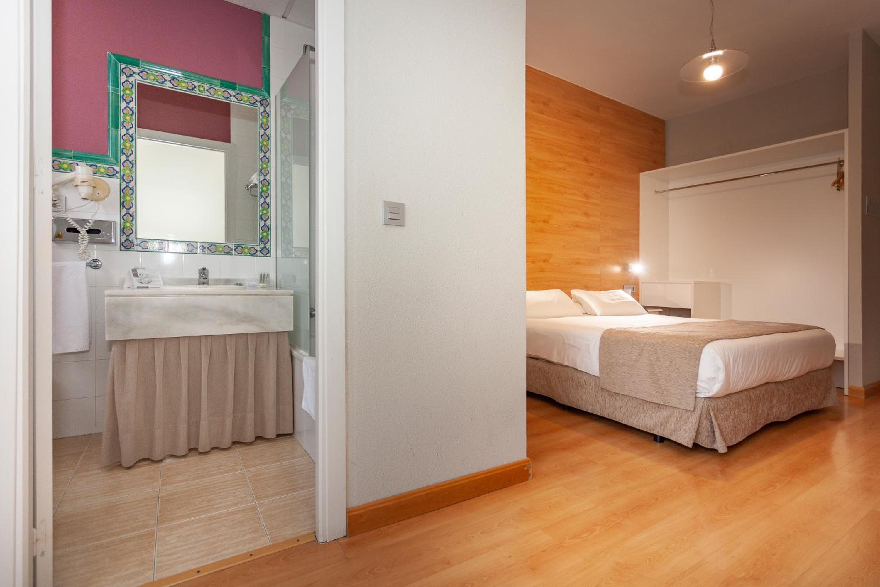 AACR Hotel Monteolivos — 4