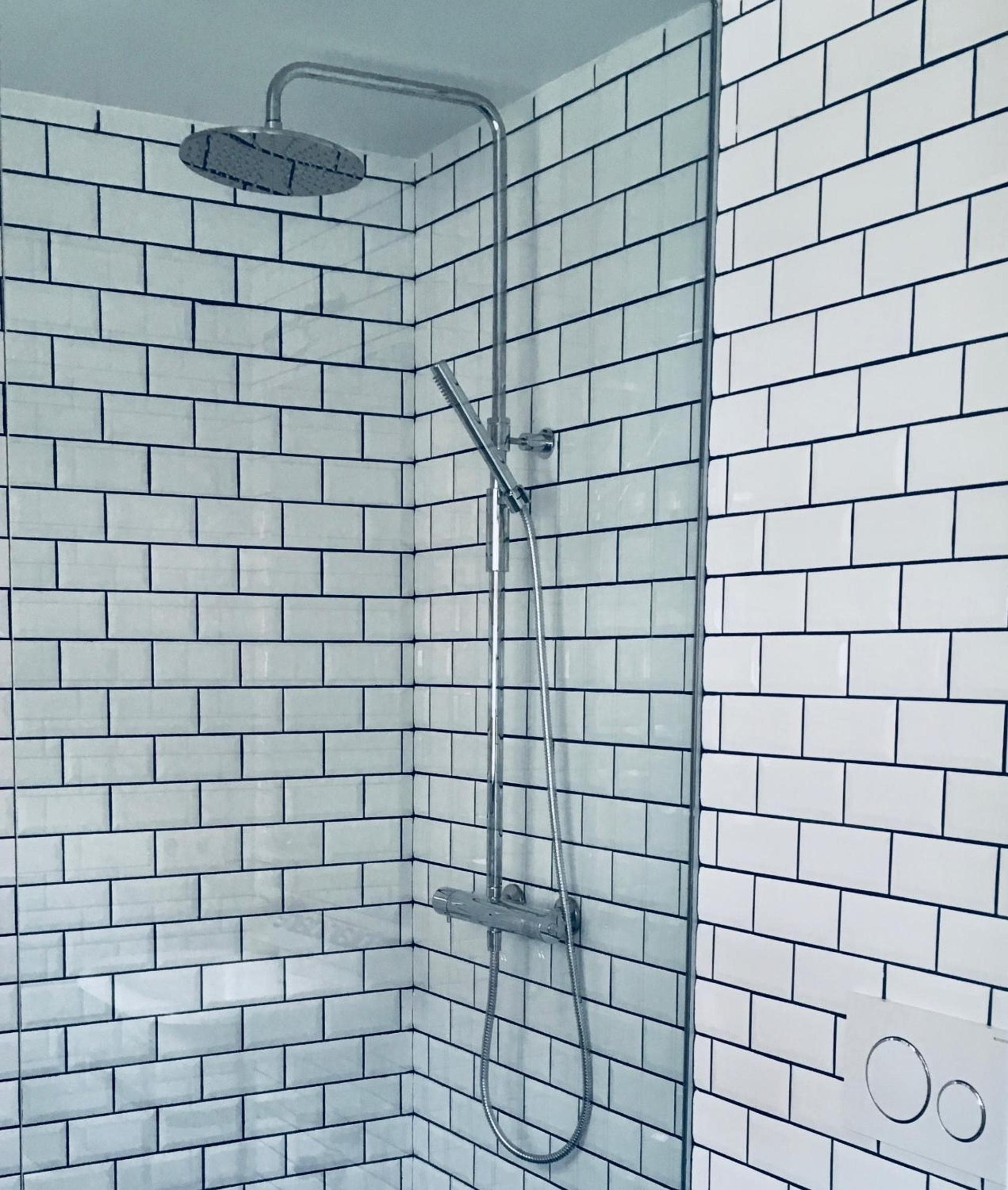 Terreno Suites — 18