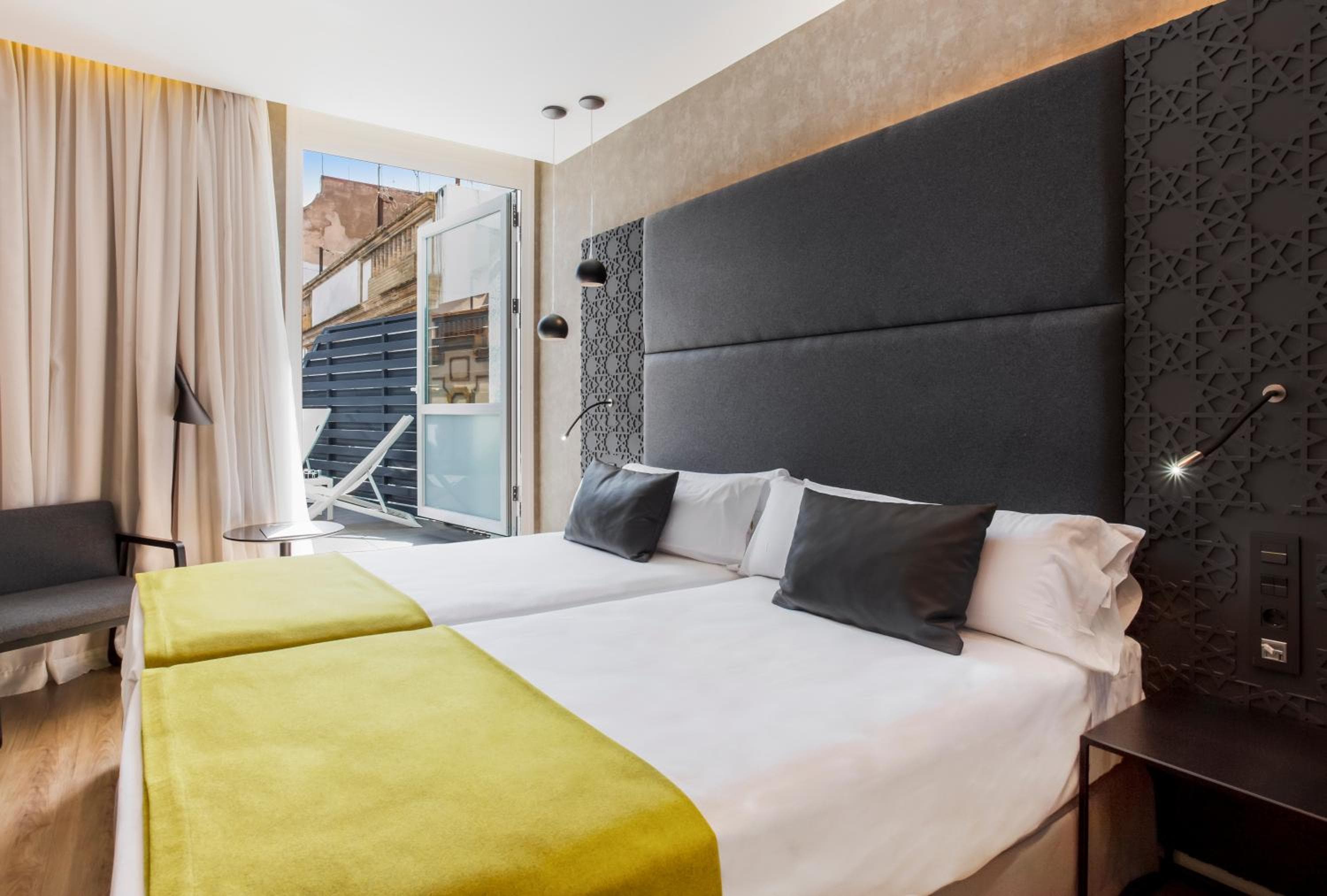 Catalonia Giralda — 28