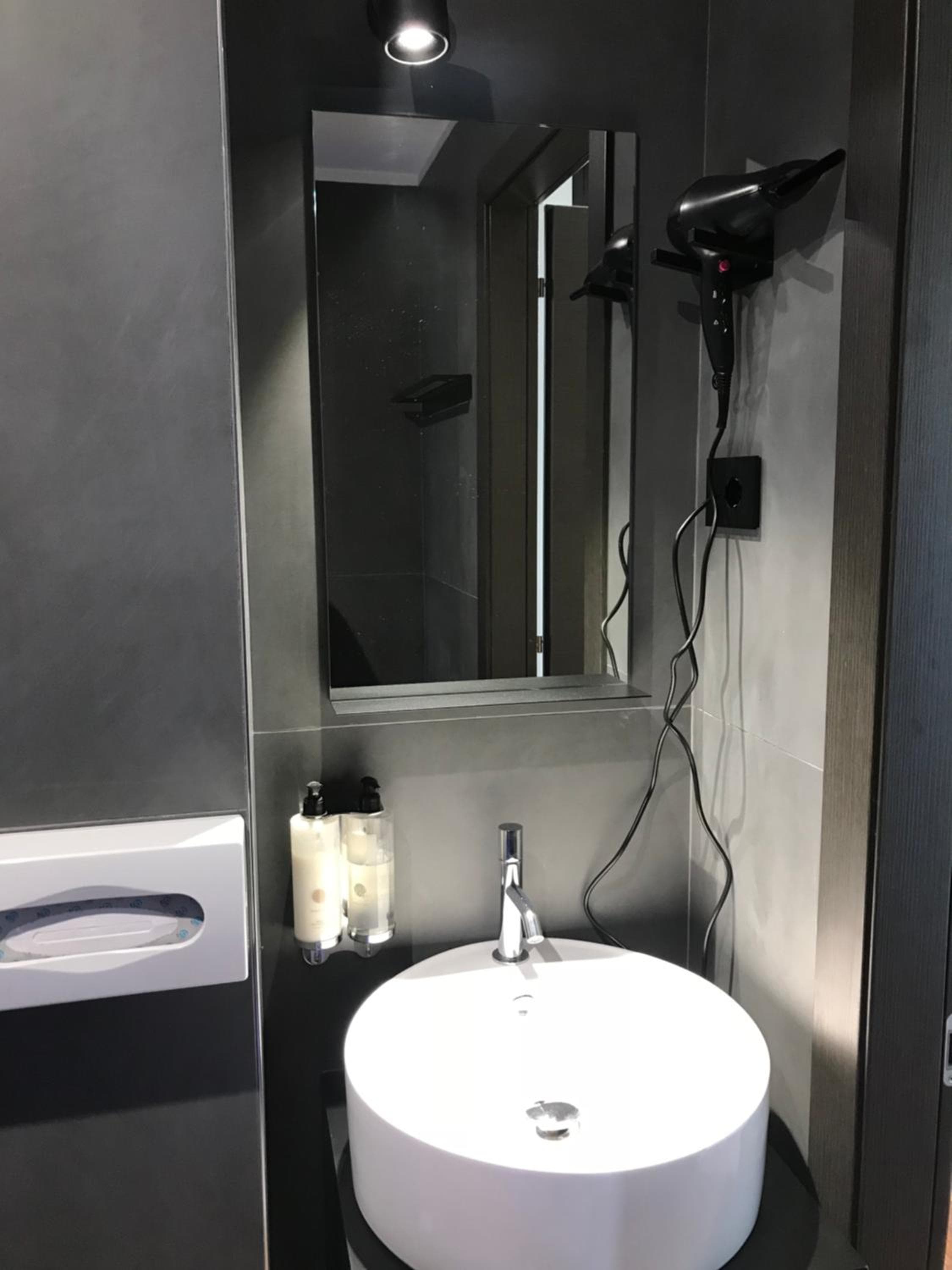 Hotel Roxy — 23