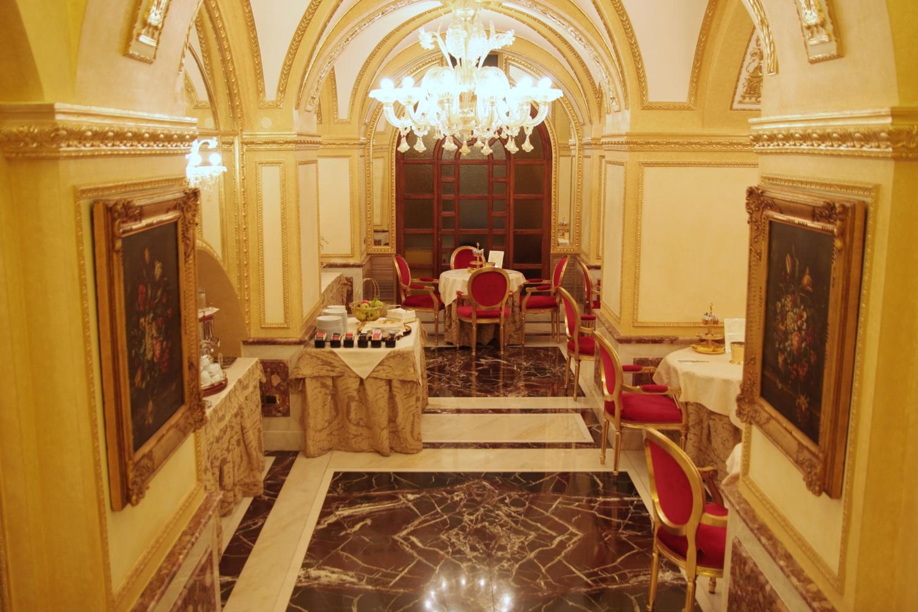 Hotel Des Epoques — 2