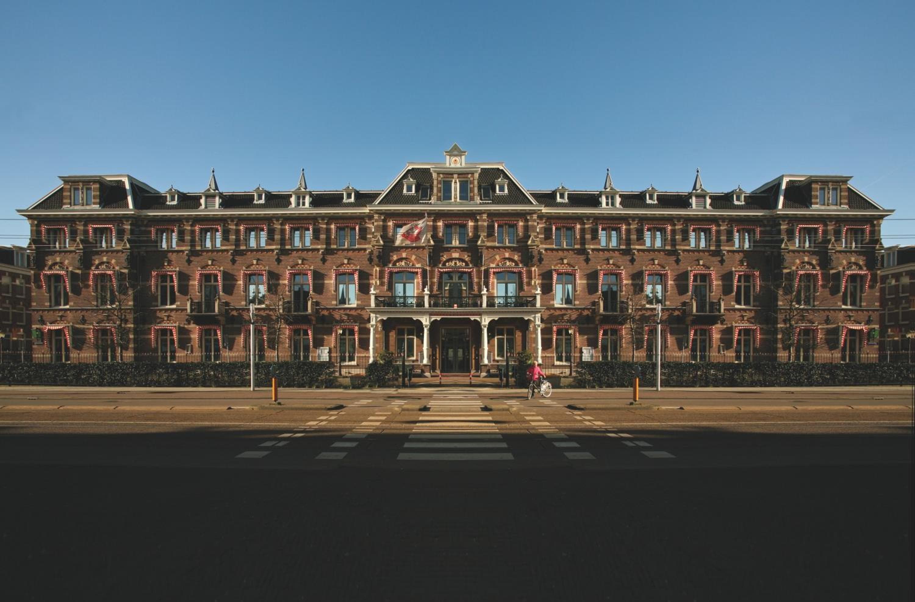 Das Manor Amsterdam — 1
