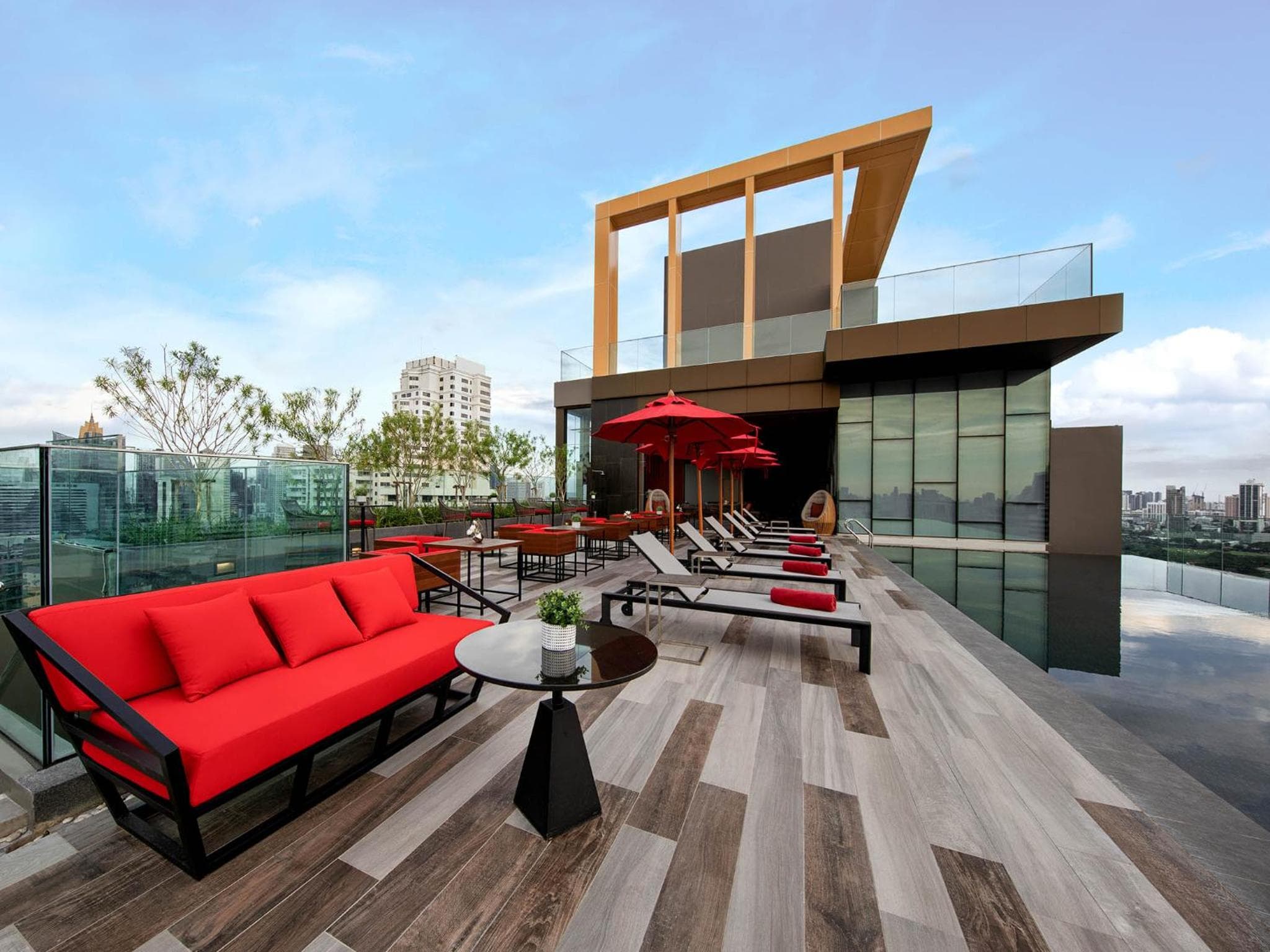 Novotel Bangkok Sukhumvit 4 — 10