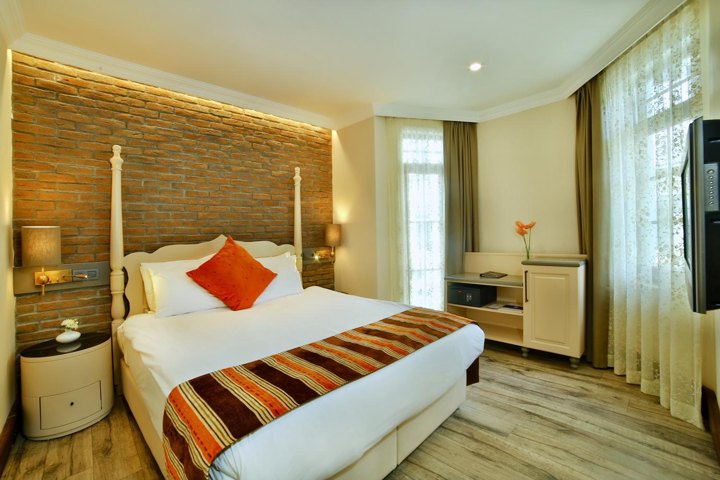 Konak Hotel Taksim — 5