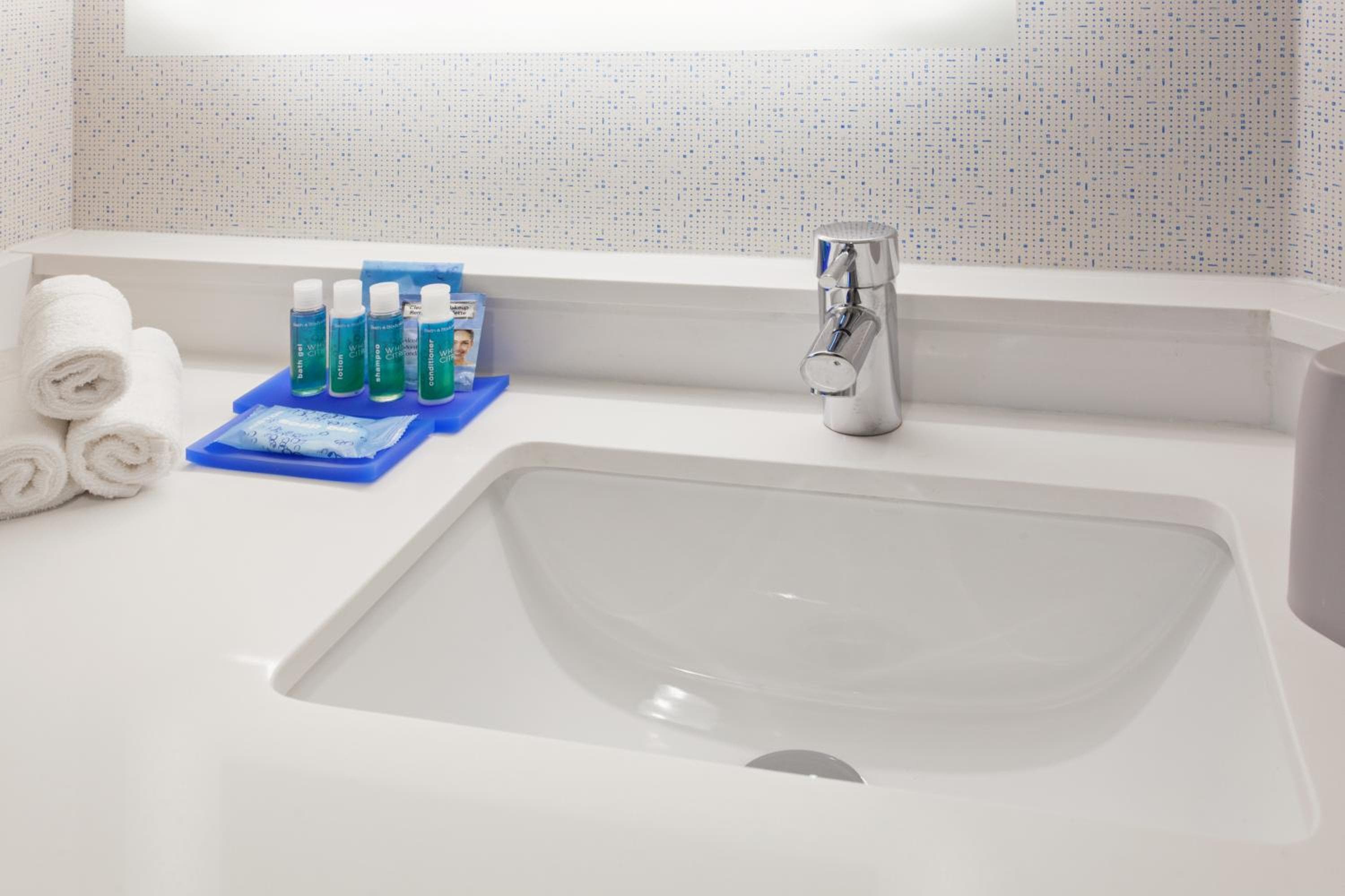 Holiday Inn Express West Los Angeles, un hotel IHG — 2