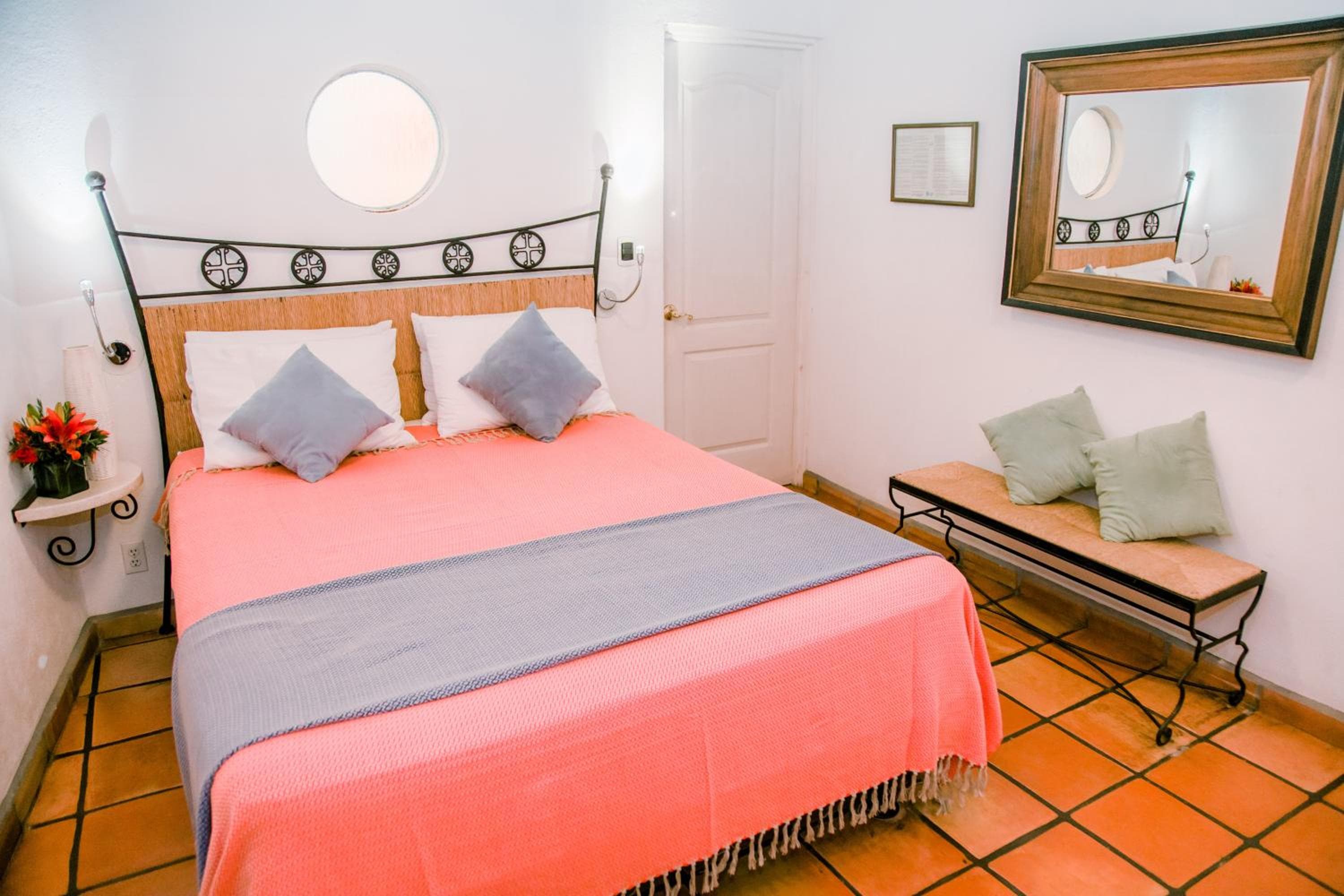 Los Milagros Hotel - Die Wunder Hotel — 26