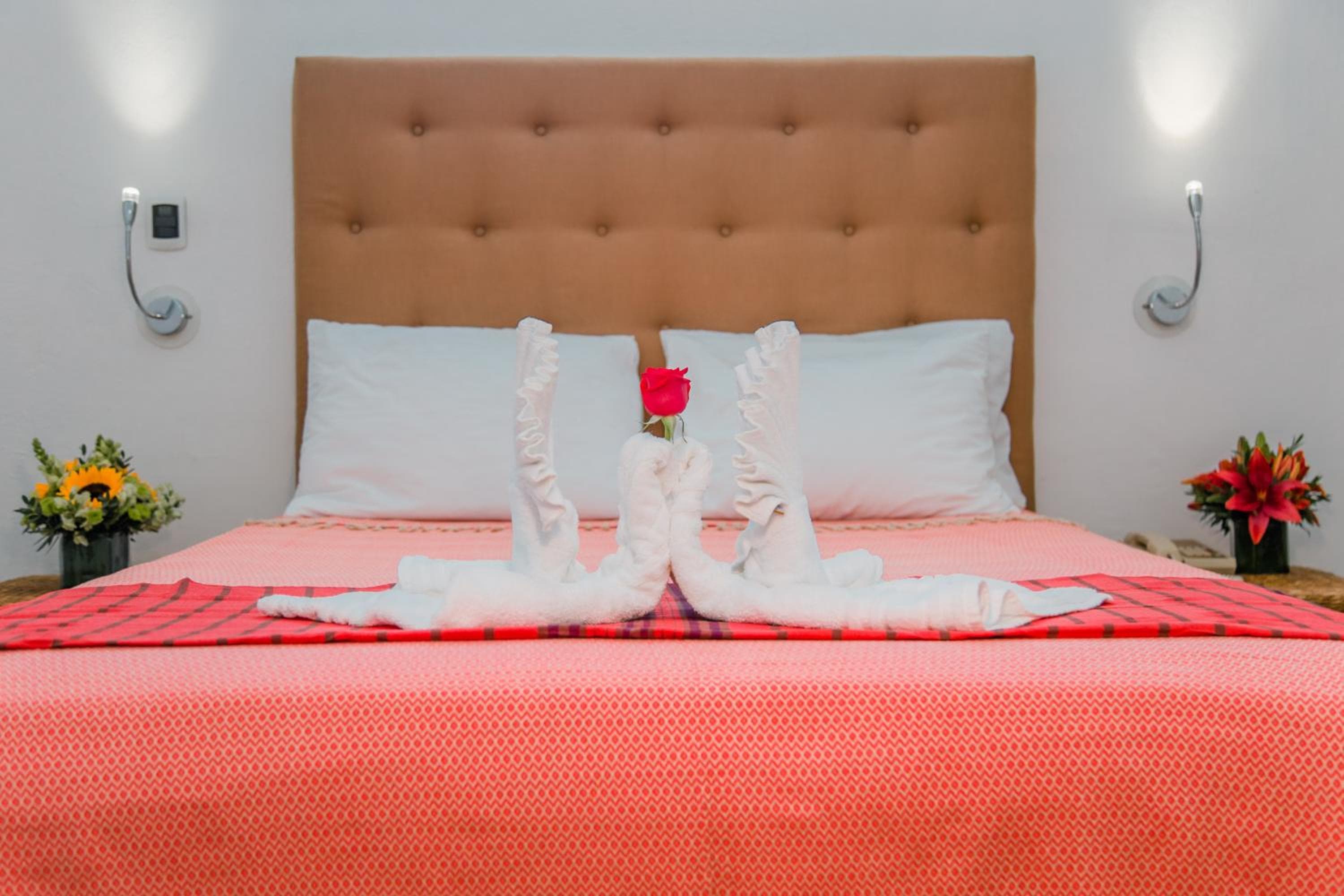 Los Milagros Hotel - Die Wunder Hotel — 29