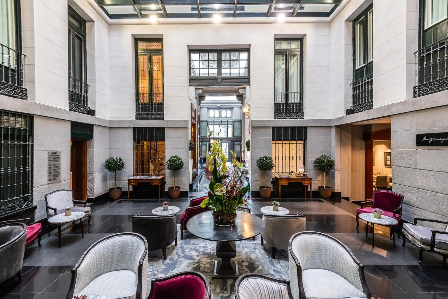 Intur Palacio San Martin — 8