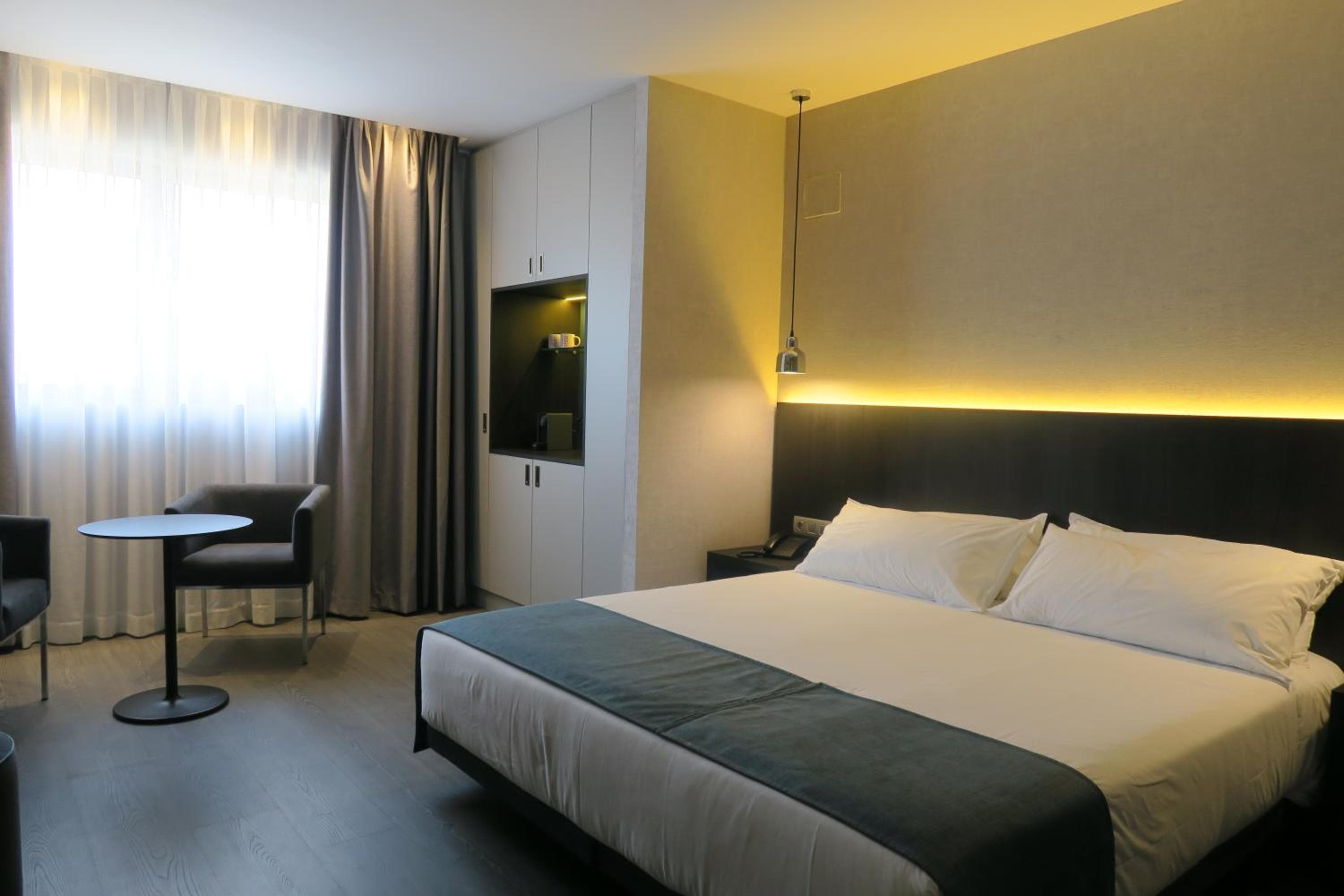 HG City Suites Barcelona — 28