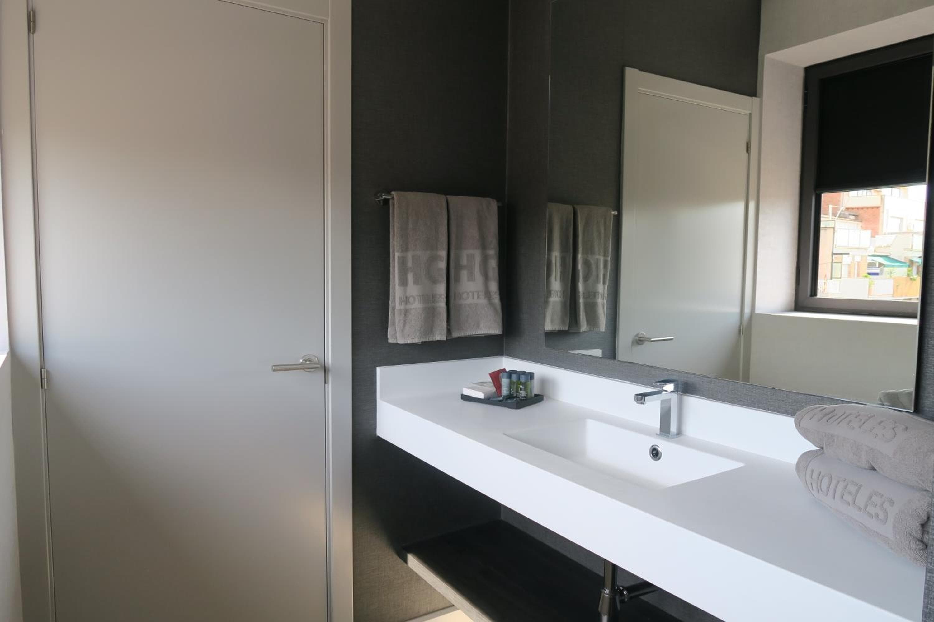 HG City Suites Barcelona — 8