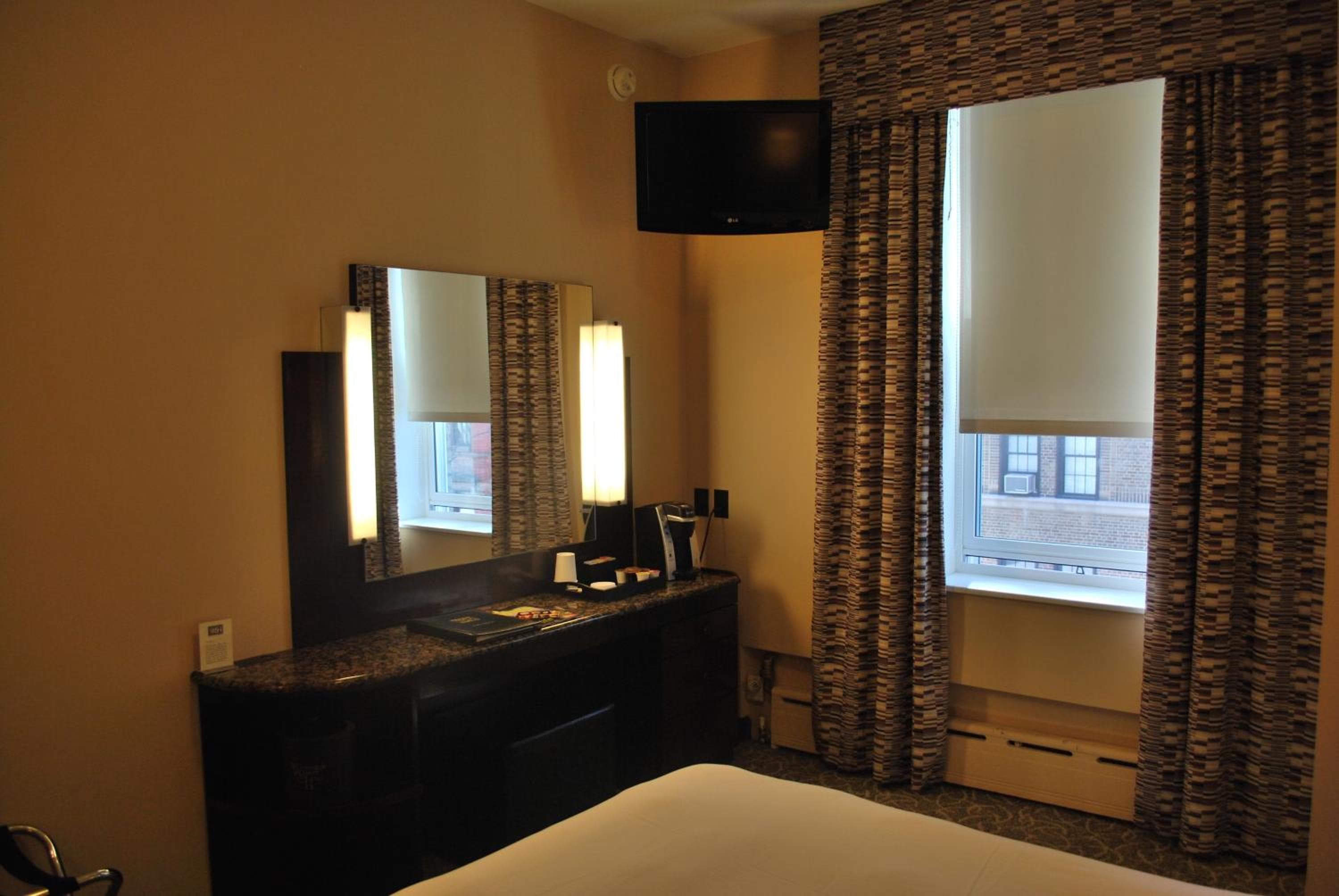 Hotel Washington Square — 3