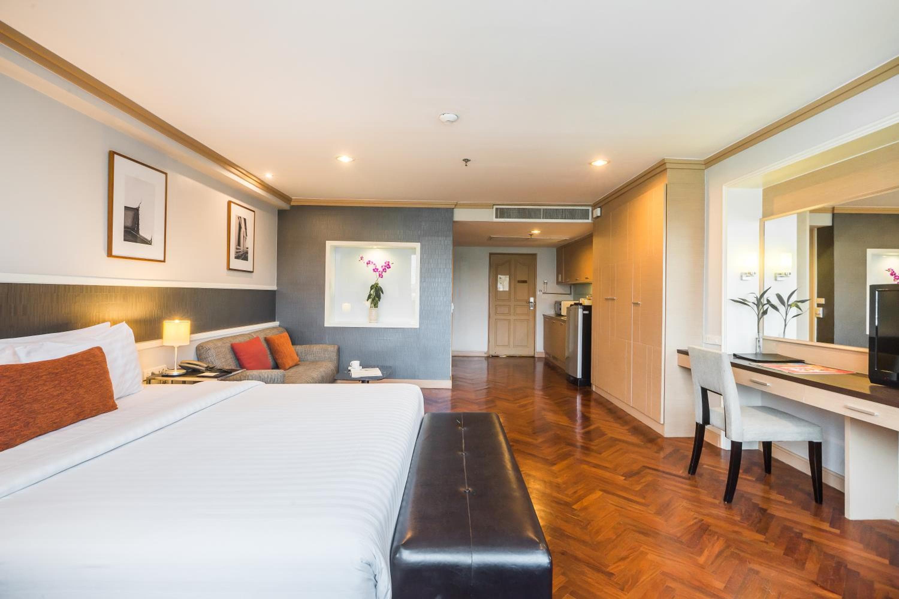 Alt Hotel Nana by UHG -Nearby Benjakitti Park & Queen Sirikit National Convention Center — 4