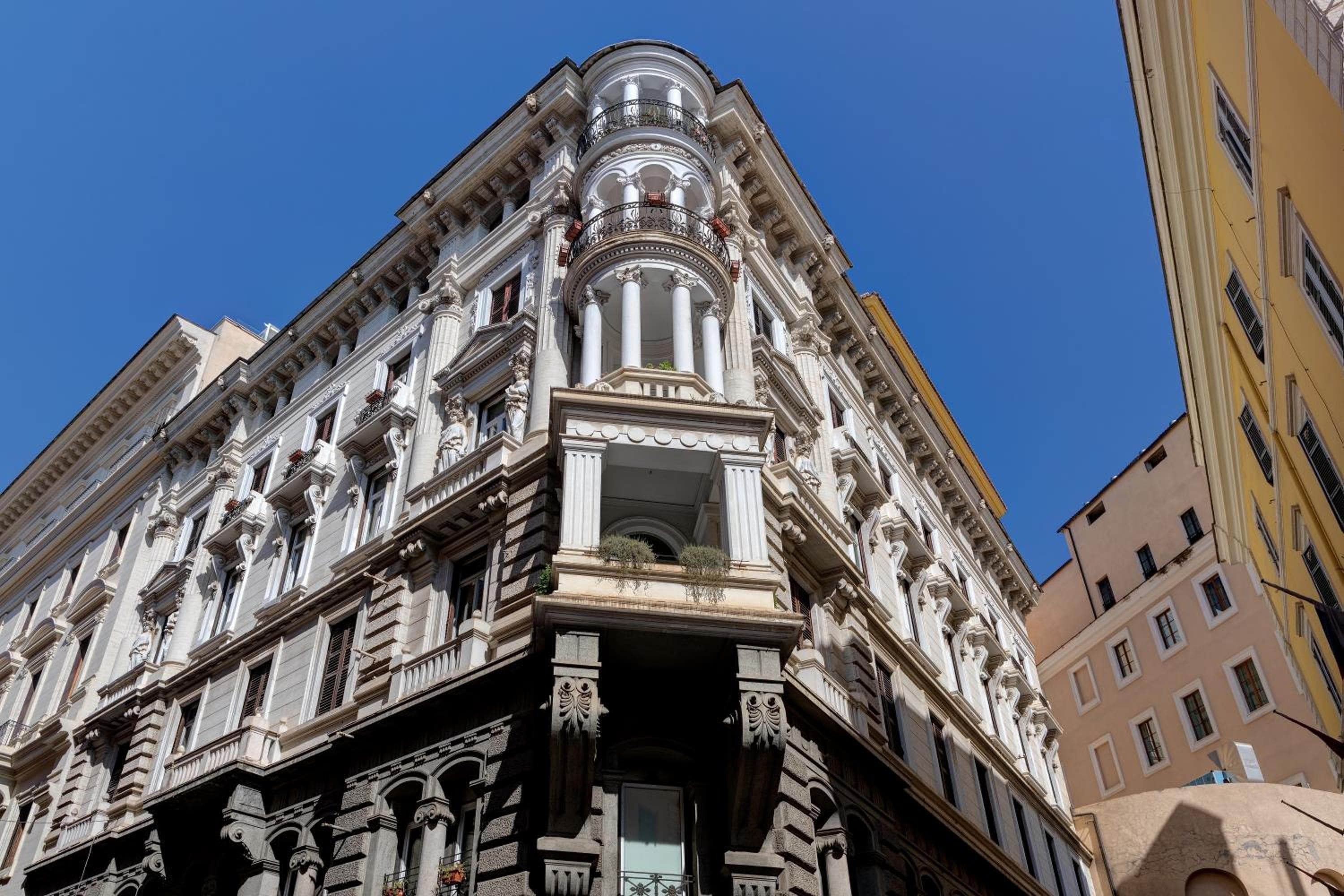 Hotel di lusso Dharma — 1