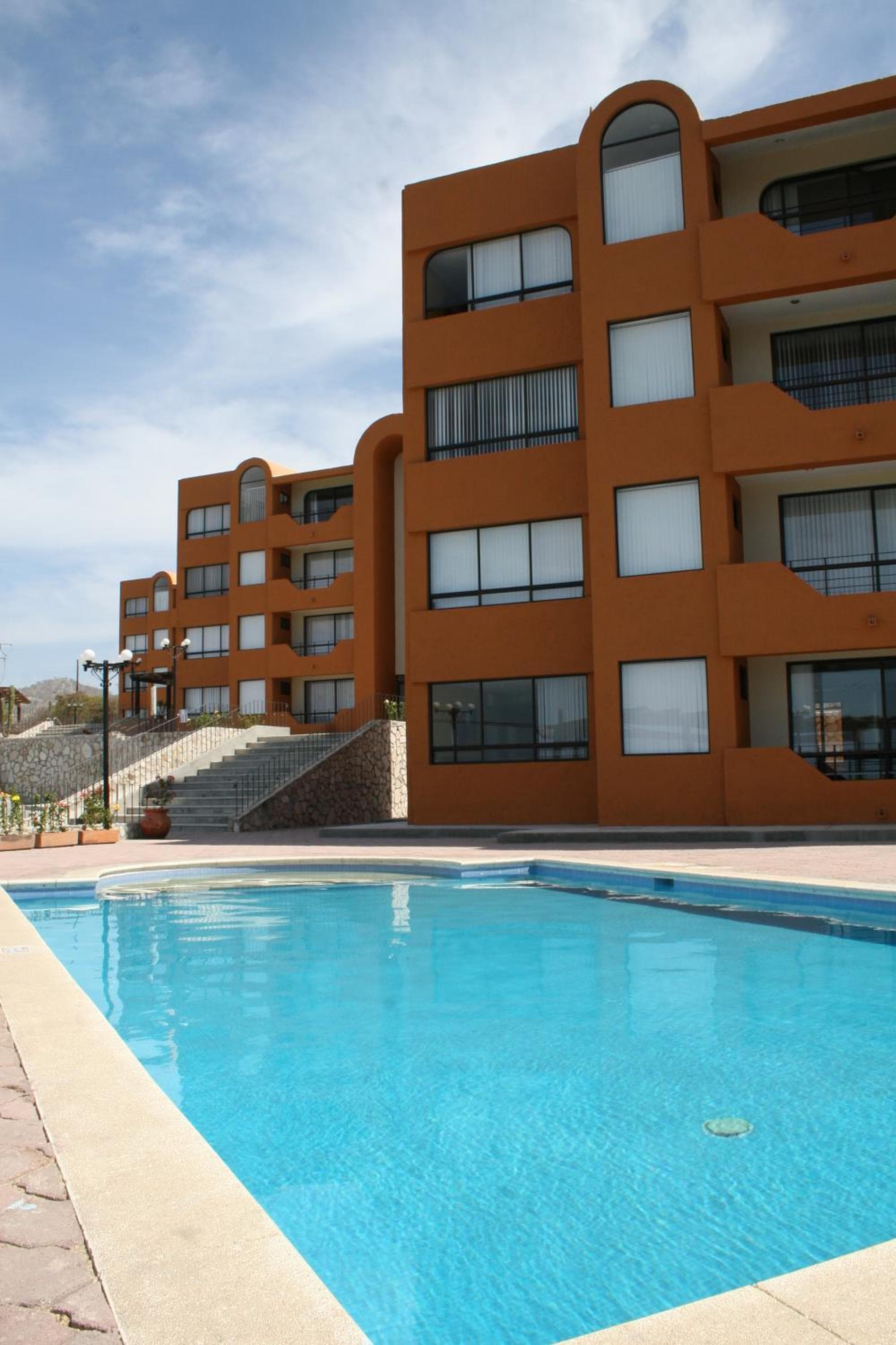 Sunrock Hotel & Suites — 24