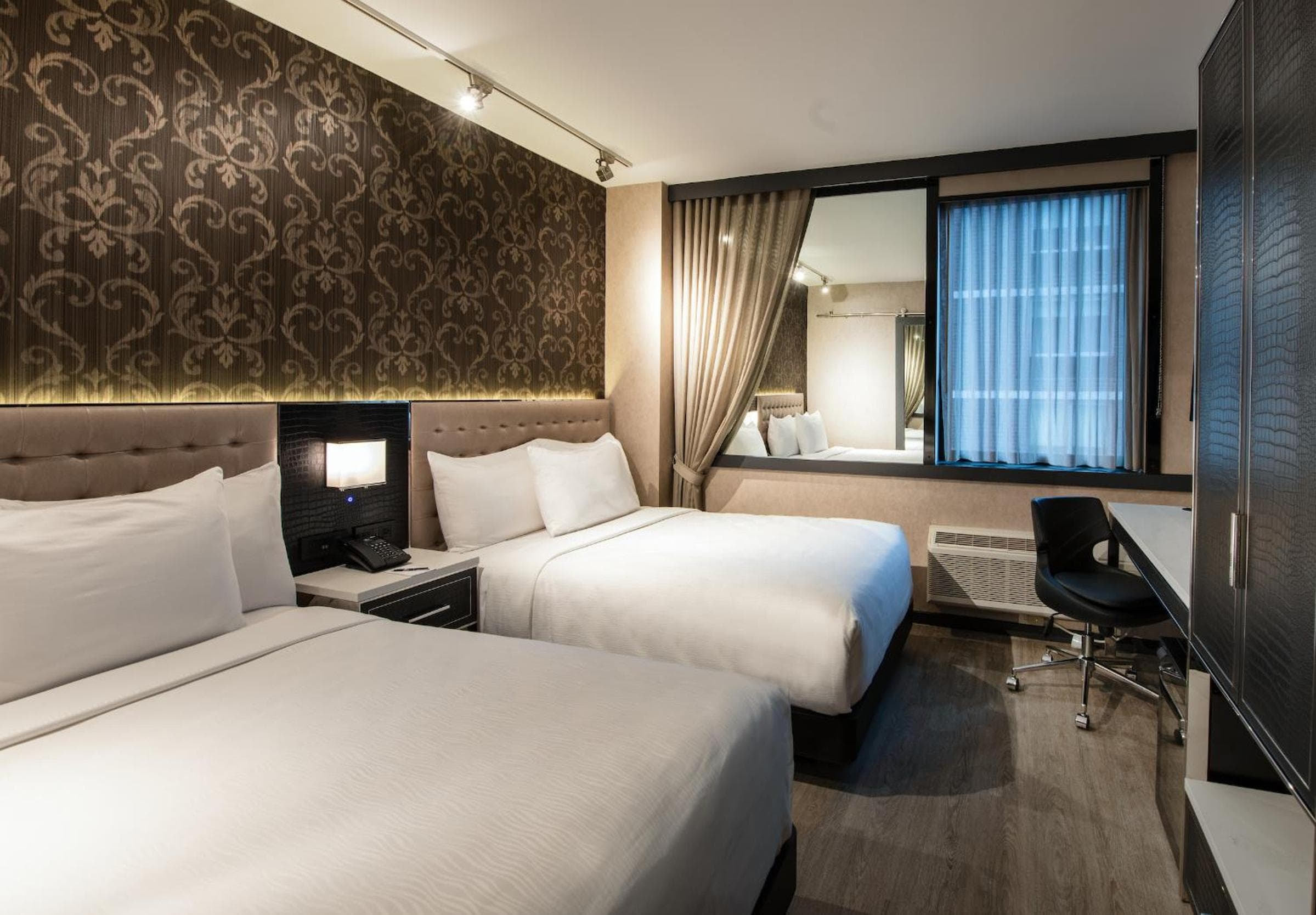 Hotel Aliz Times Square — 21